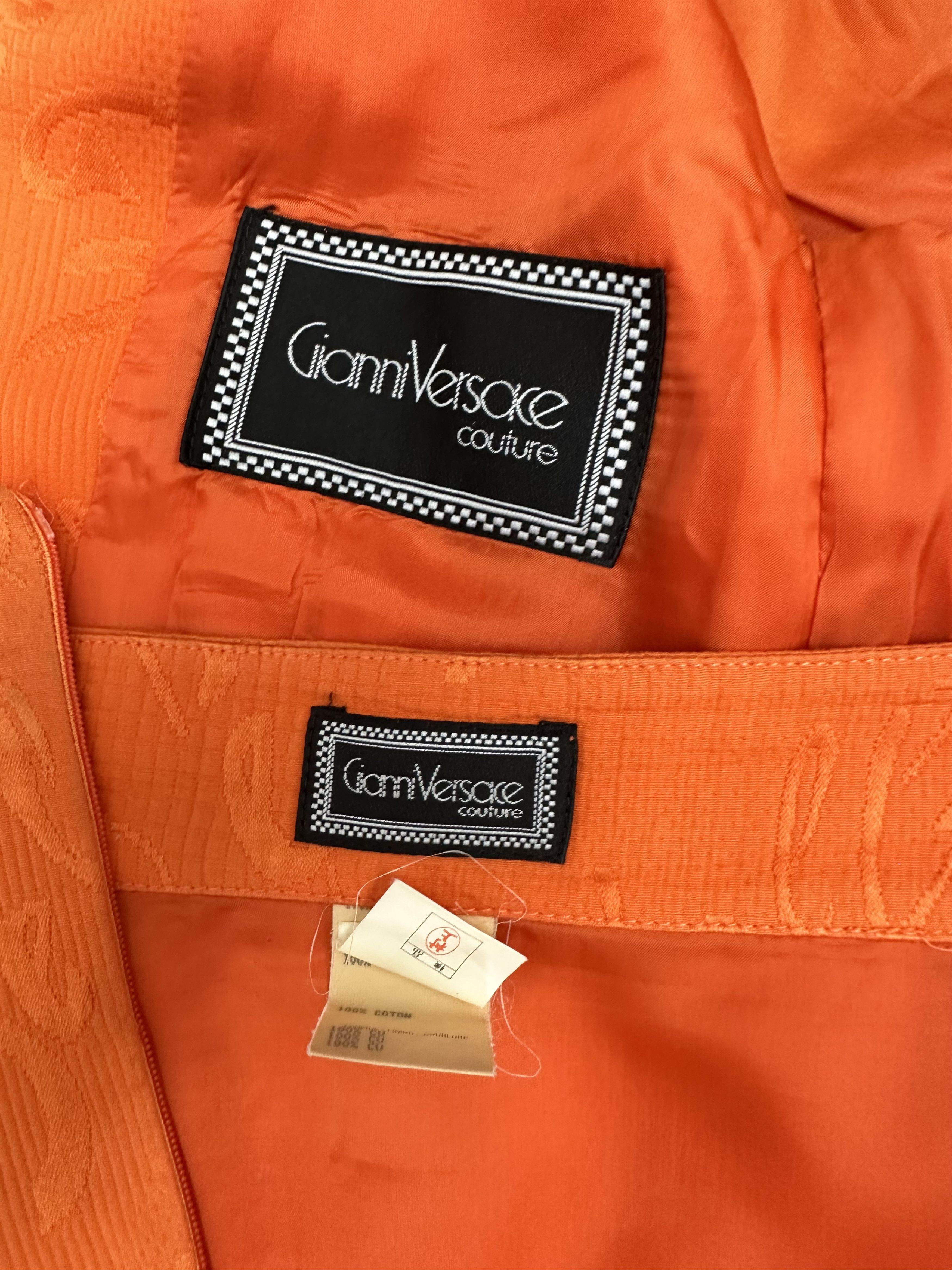 Versace S/S 1991 Orange Letter Pattern Tailleur Size S / US 4 / IT 40 - 9 Thumbnail