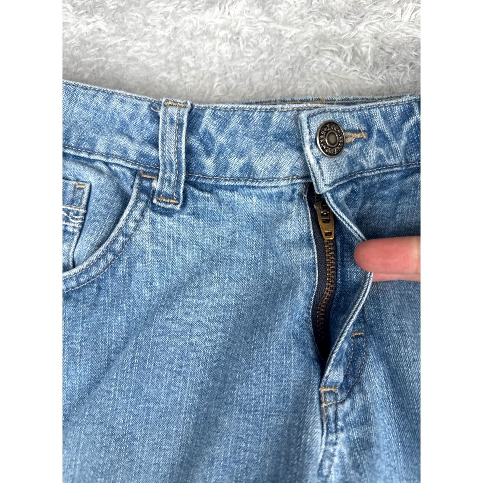 Lee Lee Jeans Women Jeans 30 Blue Denim Crop Embroidered Paisley Mid Rise 30x22 - Regular, 5-Pocket, Distressed, Bootcut, Cotton, Zip - Lee - Women Size 30" / US 8 / IT 44 - 5 Thumbnail