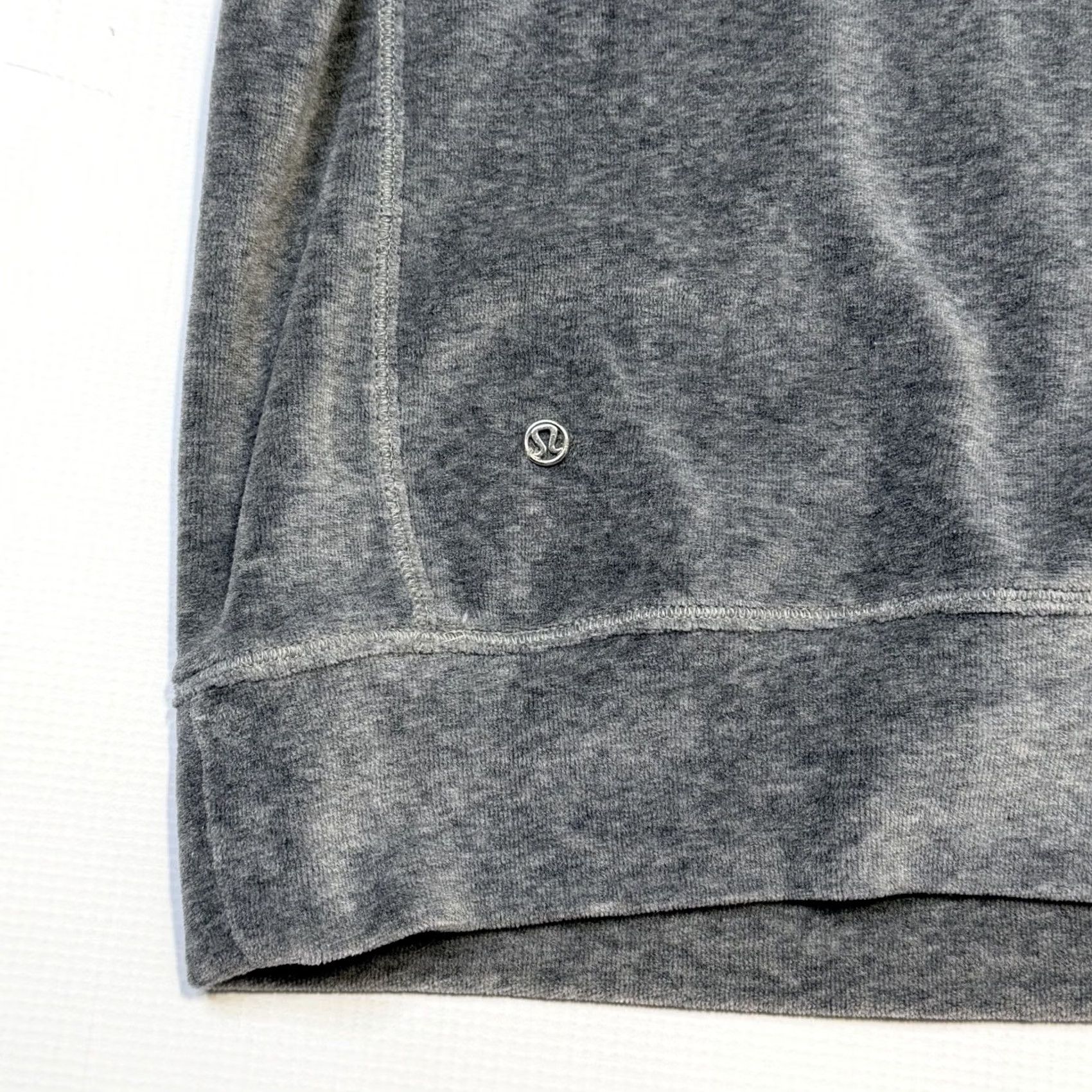 Lululemon Lululemon Every Moment Crew Velour Sweatshirt Womens XS Gray Pullover Knit/Velour Comfort Casual Activewear Size XS / US 0-2 / IT 36-38 - 5 Thumbnail