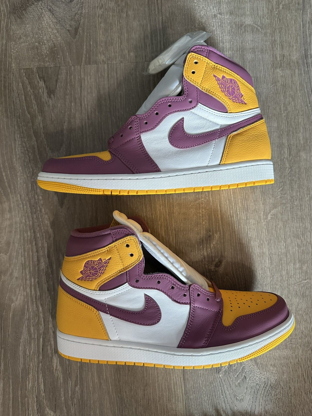 Jordan Brand × Nike Jordan 1 Retro High OG Brotherhood Size US 10 / EU 43 - 2 Thumbnail