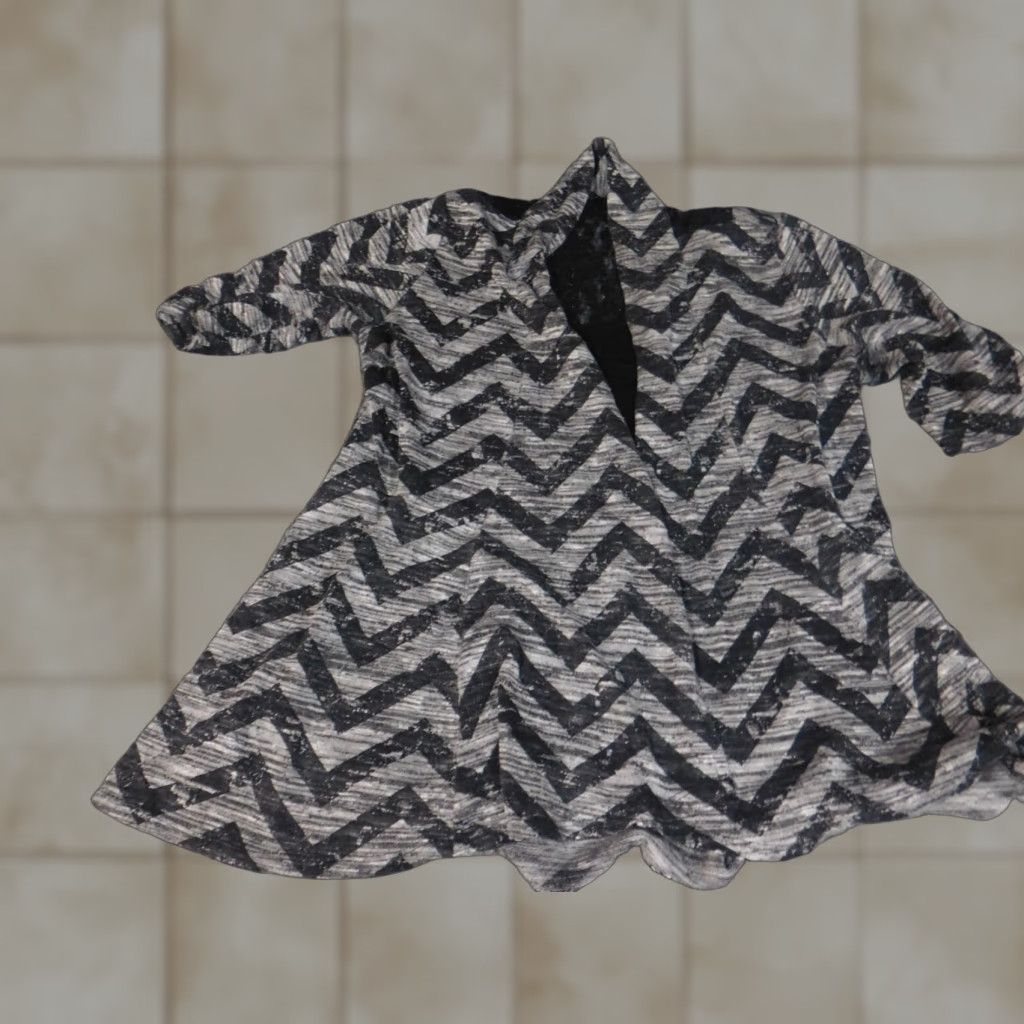 Vintage HeartSoul Blouse Womens Small Gray Crew Neck Pullover Stretch Casual Short Sleeve Pattern: Striped Button, Basic Classic 90s? Size S / US 4 / IT 40 - 1 Thumbnail
