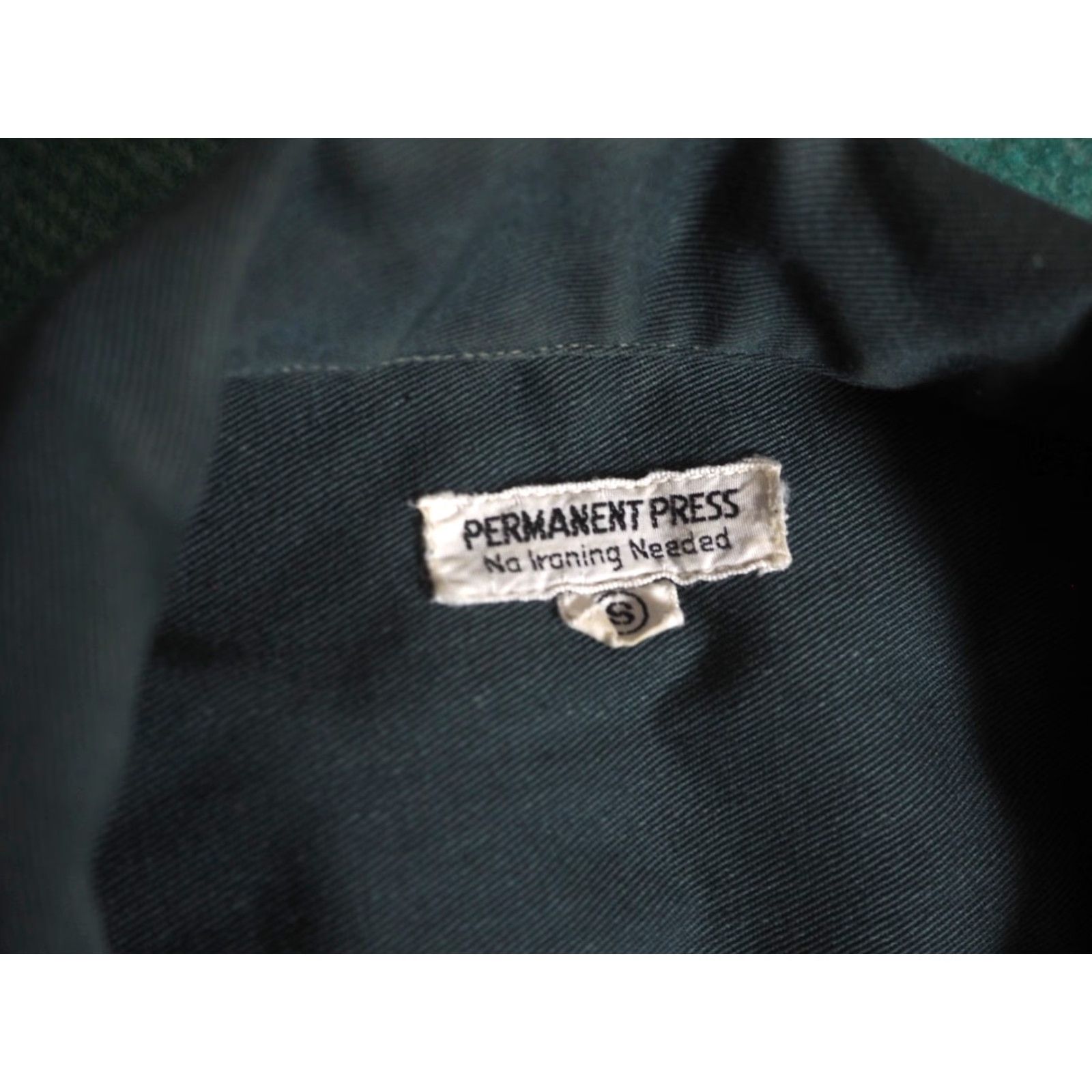 Vintage VINTAGE 50s 60s Faded Green Twill Polycotton Grunge Work Shirt Mens S Button-Front Shirt Green 1950s Grunge Casual Mens Shirts Size US S / EU 44-46 / 1 - 4 Thumbnail