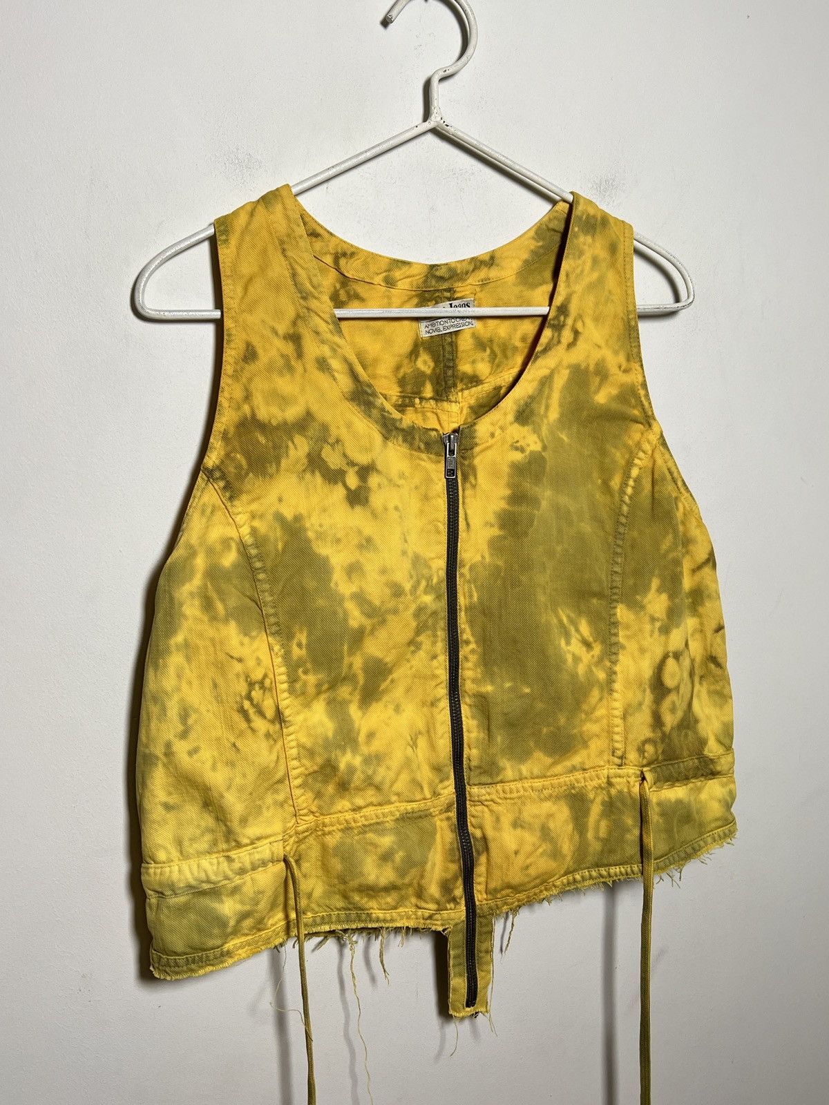 Acne Studios Acne cropped vest in a bold yellow tie-dye Size US S / EU 44-46 / 1 - 6 Thumbnail