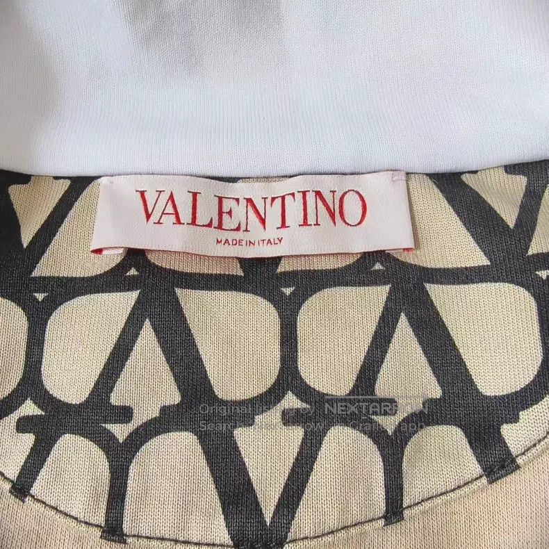 Valentino Valentino Full printed logo jacket Size US M / EU 48-50 / 2 - 4 Thumbnail