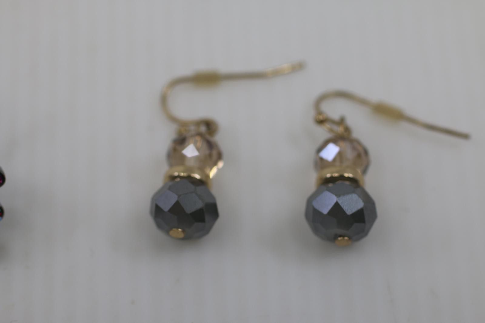 The Unbranded Brand Vintage Costume Earrings Lot RhinestoneStud Styles Mixed Set Size ONE SIZE - 2 Thumbnail