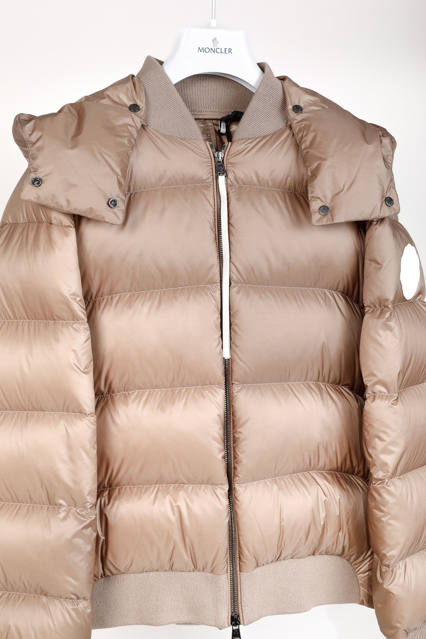 Moncler Moncler x Lulu Li Posterus Camel Hooded Short Down Jacket Size M / US 6-8 / IT 42-44 - 3 Thumbnail