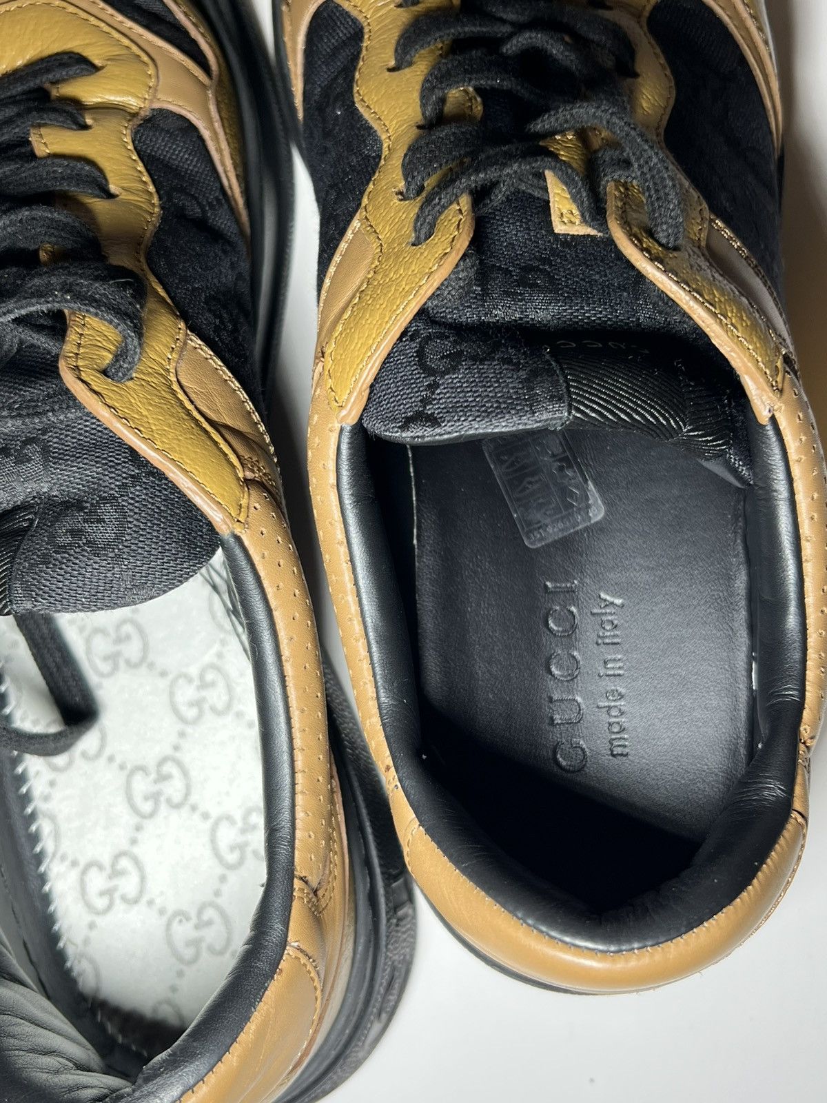Gucci Gucci GG Supreme Embossed Chunk Low Camel and black leather Size US 13 / EU 46 - 18 Thumbnail