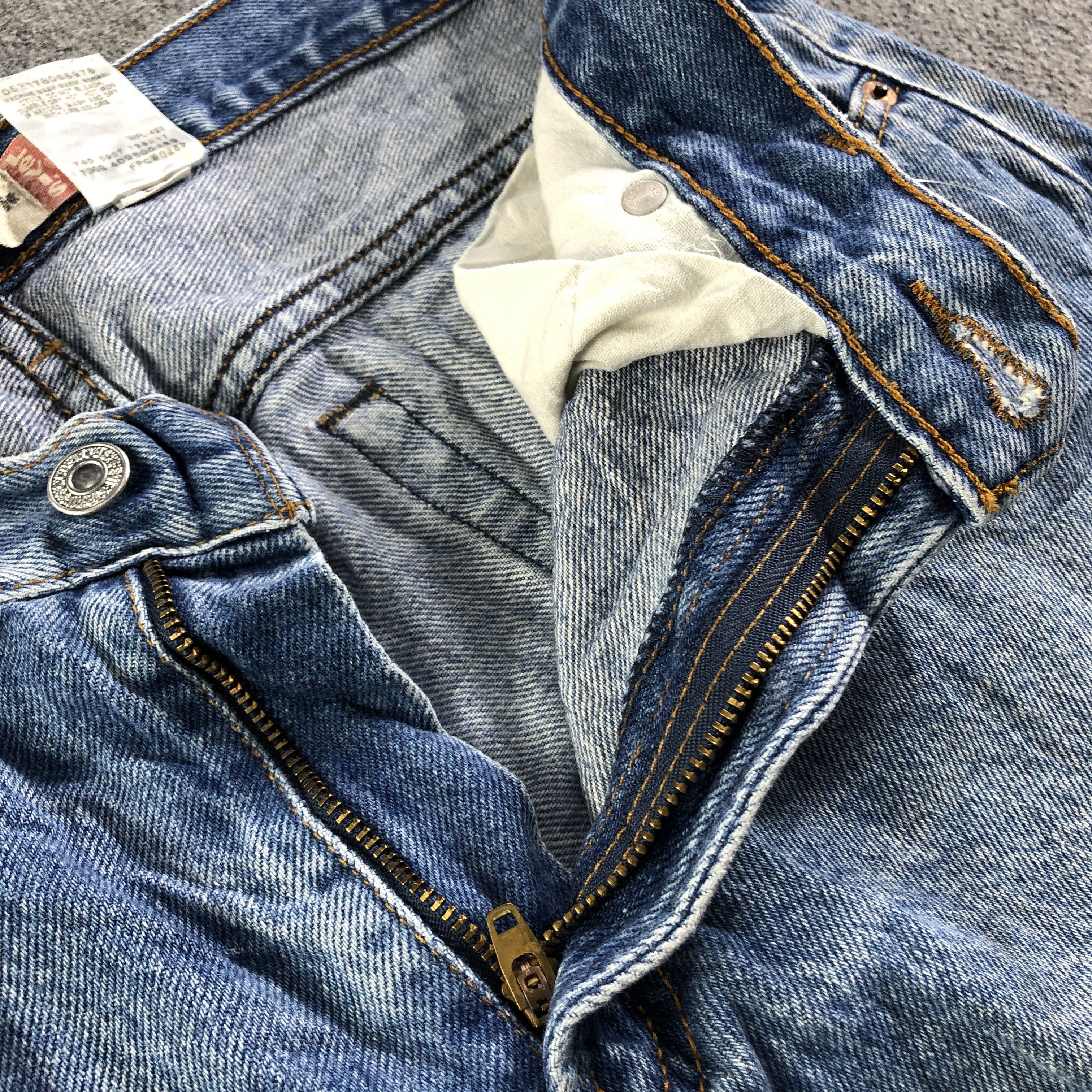 Levi's Vintage Blue Wash Levis 550 Jeans-J3358 Size US 34 / EU 50 - 8 Thumbnail