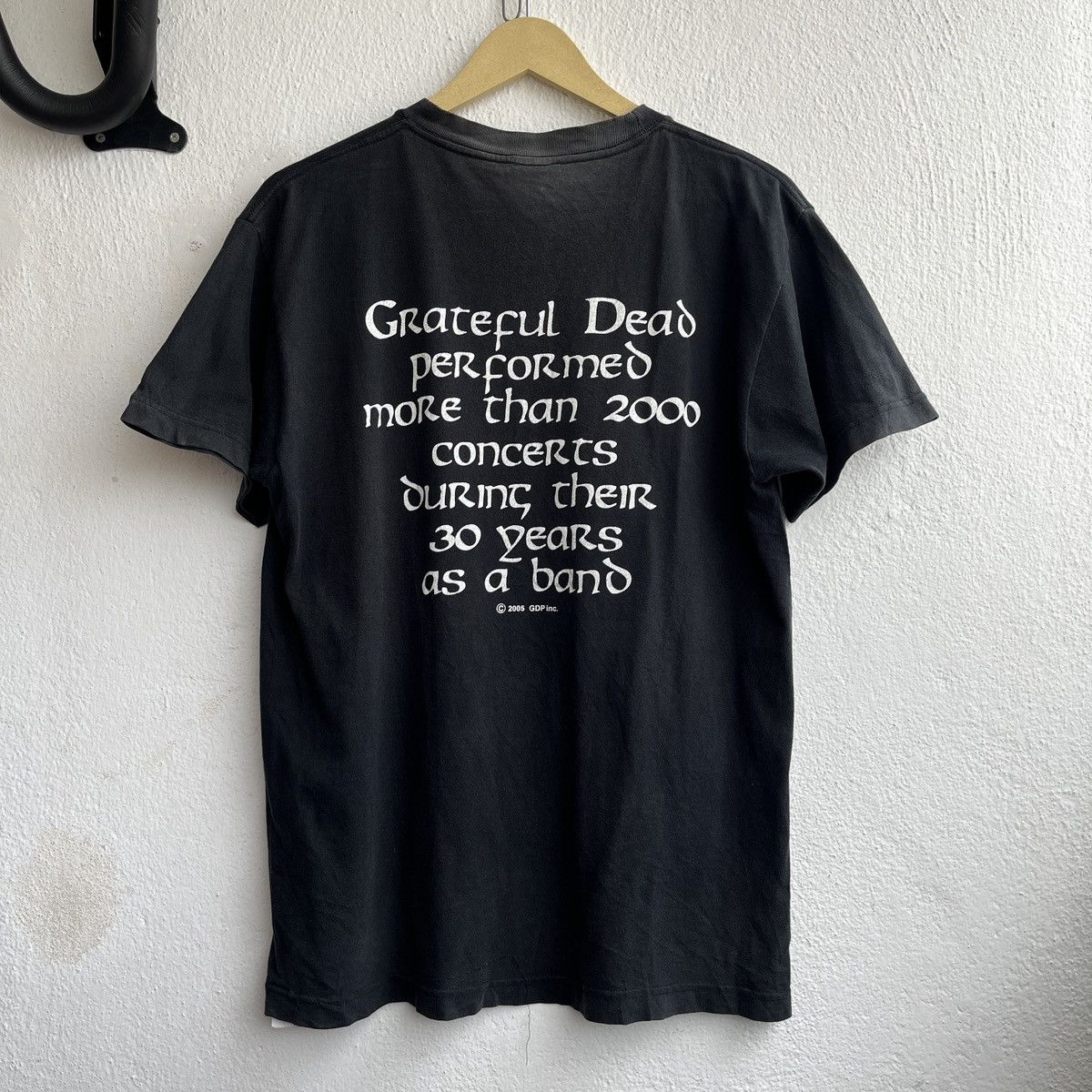 Grateful Dead VINTAGE Y2K GRATEFUL DEAD ROCK TEES COPYRIGHT 2005 TSHIRT Size US M / EU 48-50 / 2 - 2 Thumbnail