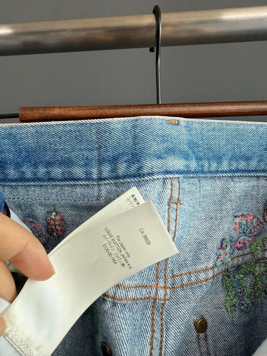 Other Louis Vuitton Floral Embroidery Jeans. Size 28" / US 6 / IT 42 - 7 Thumbnail