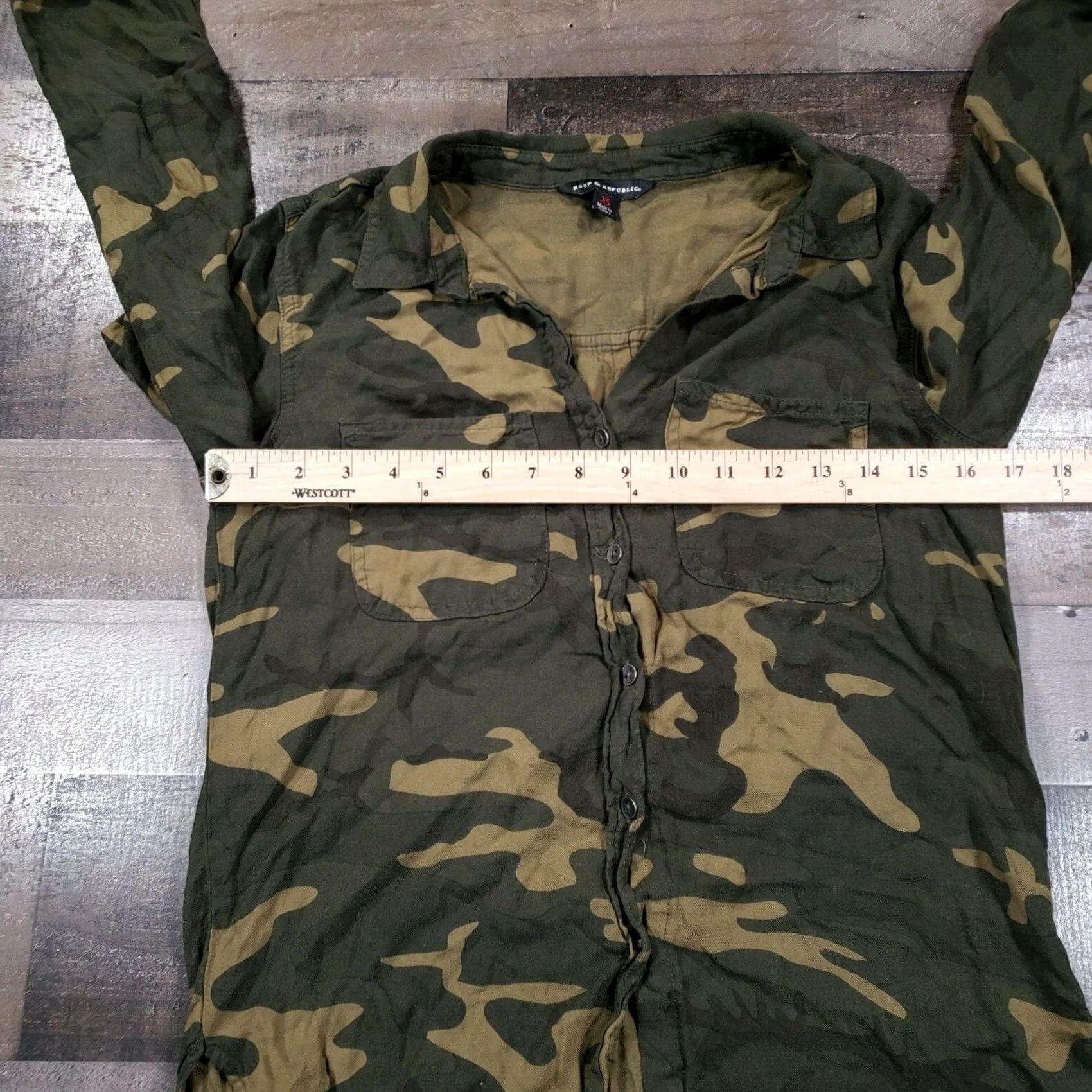 Vintage Rock & Republic Shirt Womens XS Green Button-Up Camouflage Long Sleeves HI-Low Size XS / US 0-2 / IT 36-38 - 7 Thumbnail