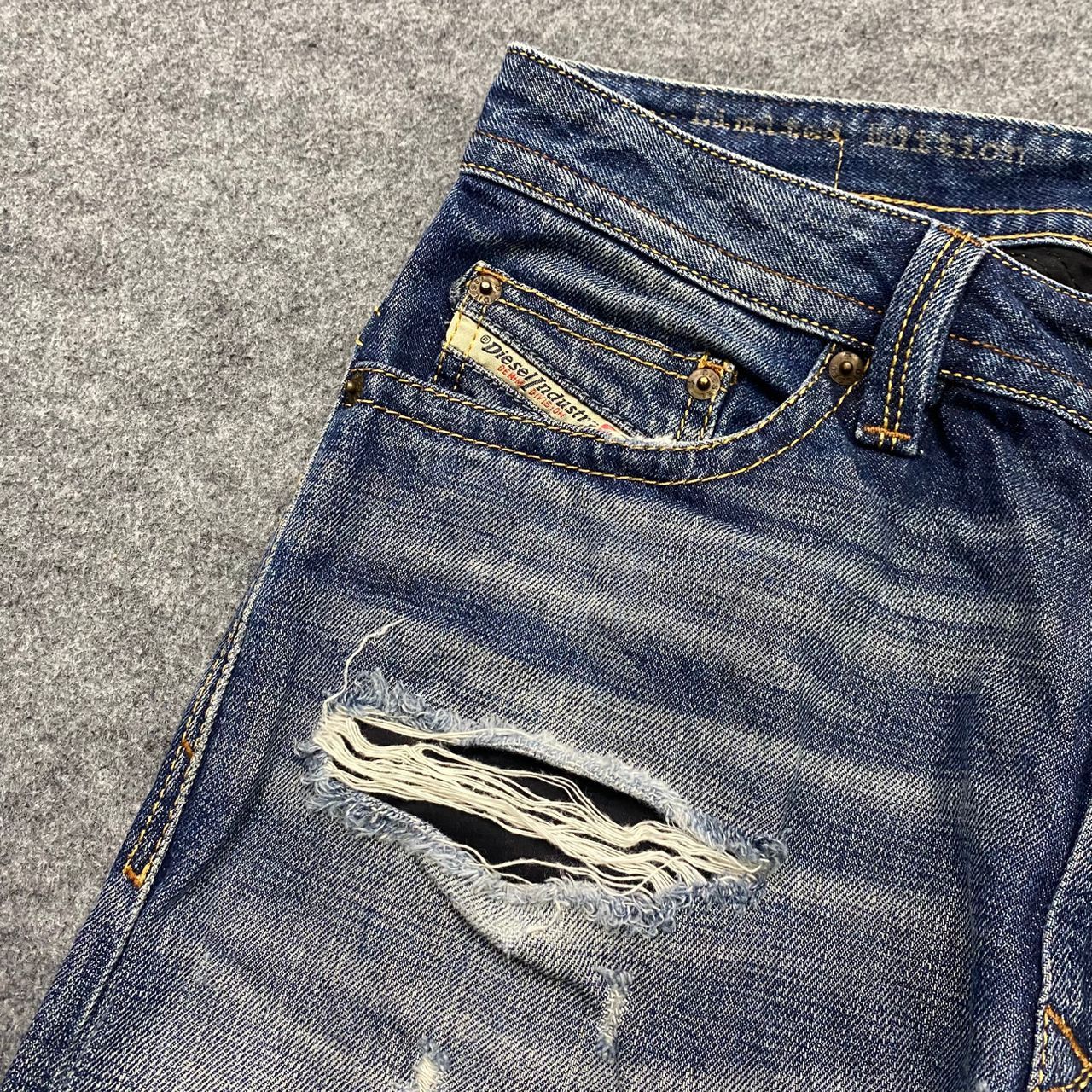 Diesel Vintage 90s Diesel Industry Distressed Denim Size US 34 / EU 50 - 9 Thumbnail