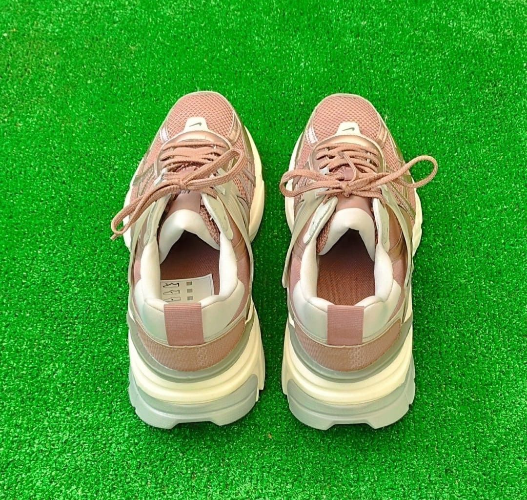 Nike Shoes Nike V2K Run Size US 11.5 / EU 44-45 - 5 Thumbnail