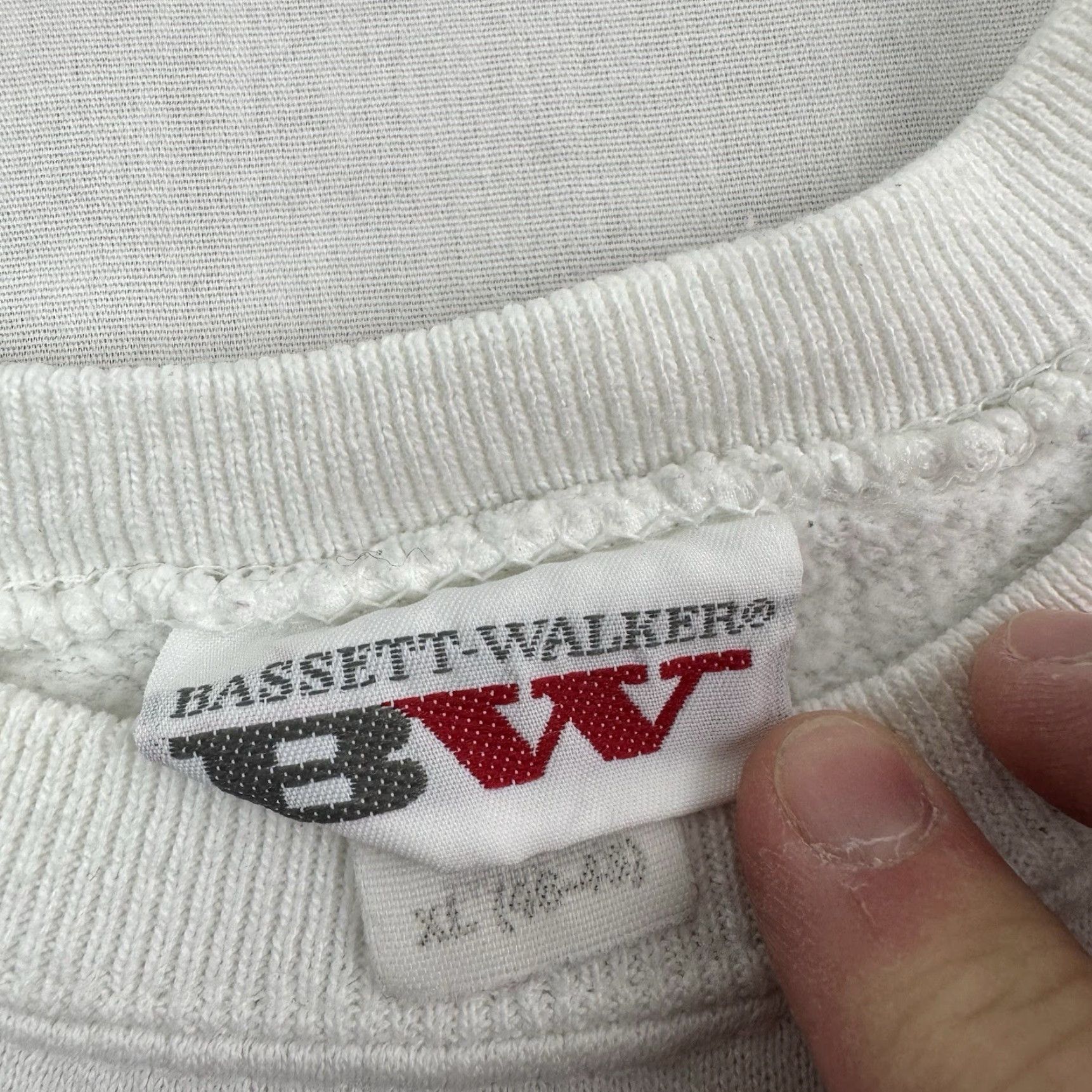 Vintage VINTAGE Bassett Walker Sweatshirt Main Selling Point: Ski 80s Bumper The Bump Adult XL White Mens Sweatshirt 1980s Ski Graphic Print Size US XL / EU 56 / 4 - 4 Thumbnail