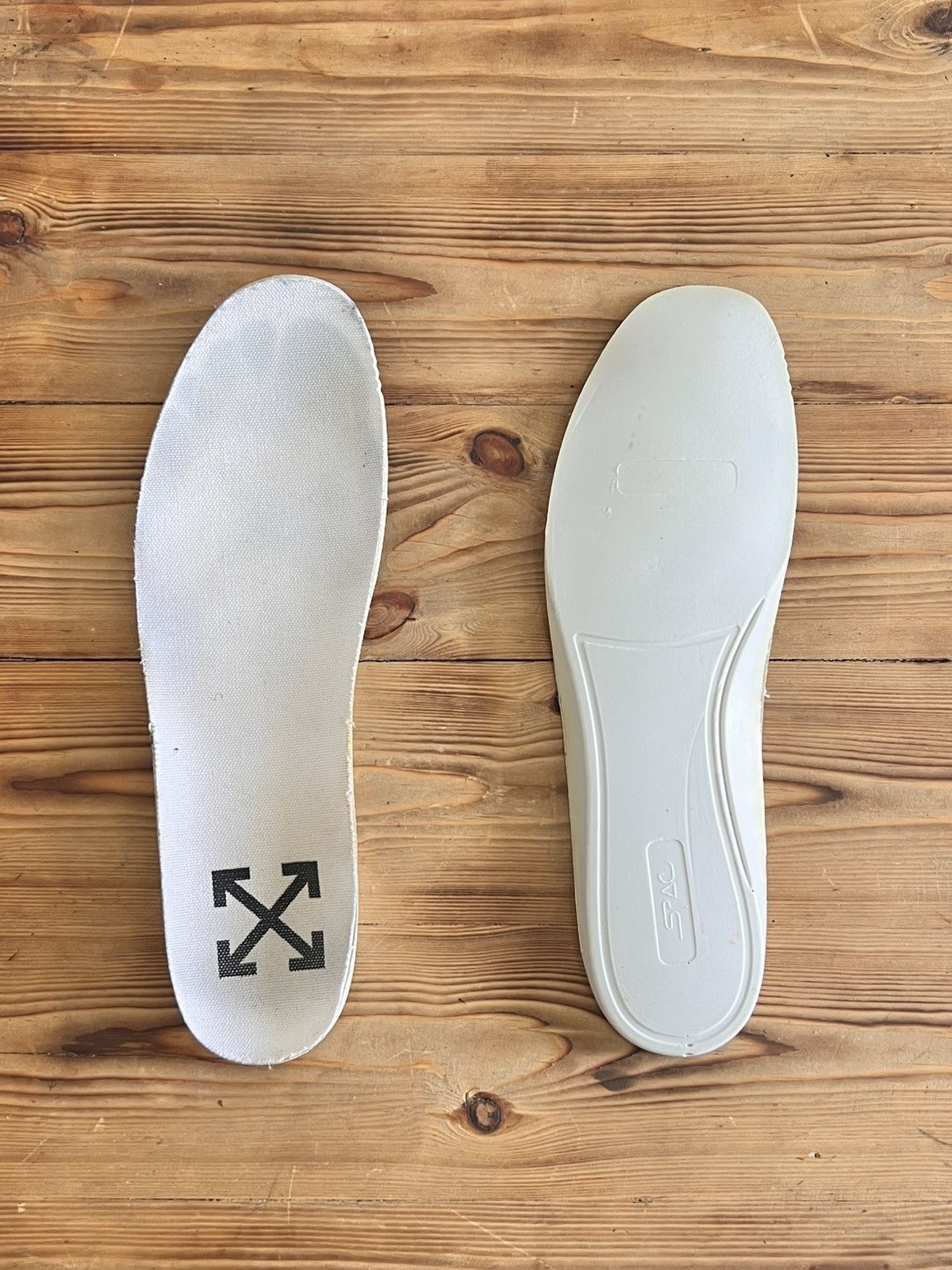 Off-White × Virgil Abloh Off-White MOTO WRAP Light Grey Size US 10 / EU 43 - 15 Thumbnail