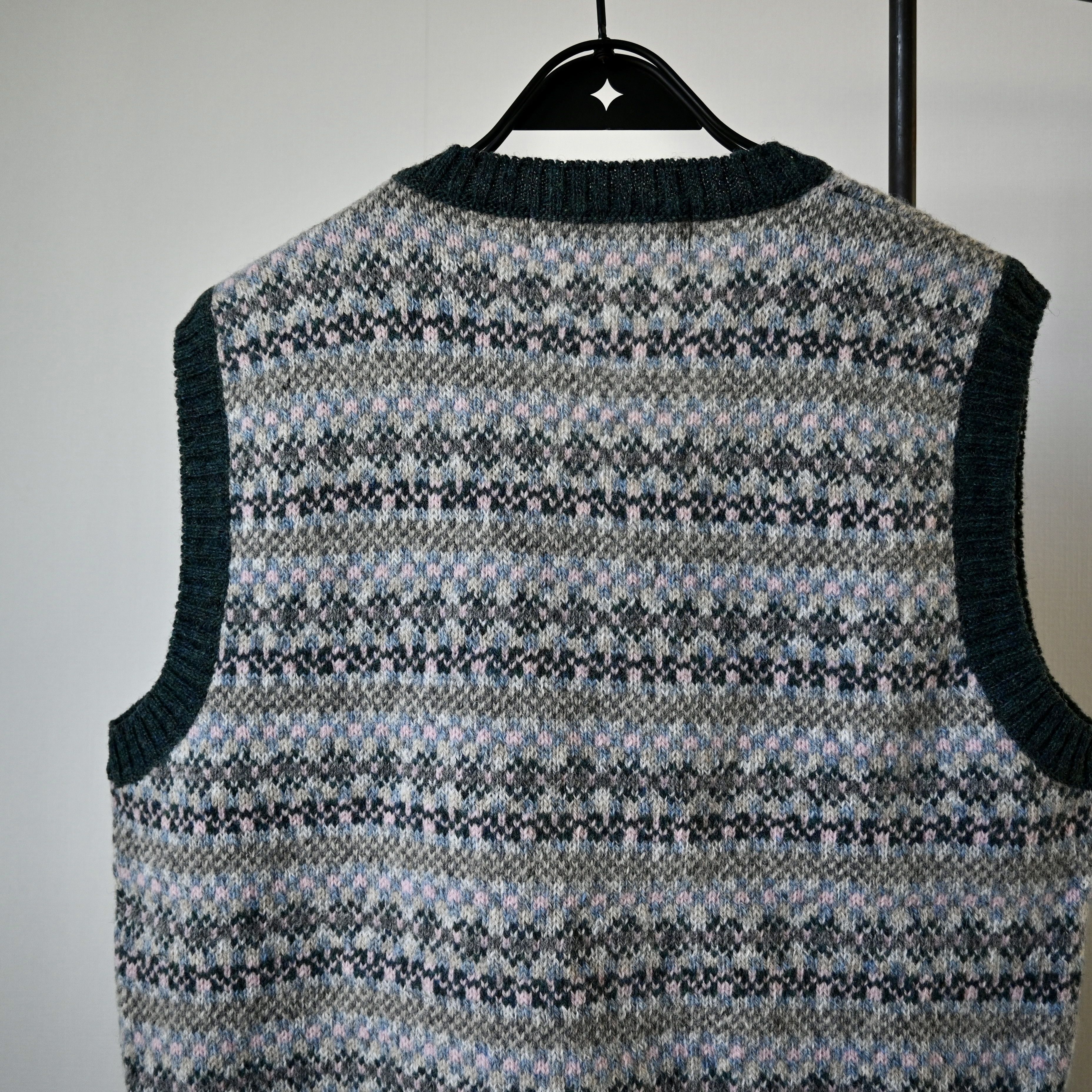 Vintage VTG 1990s GLENEAGLES wool Fair Isle knit best, made in Italy Size US L / EU 52-54 / 3 - 4 Thumbnail