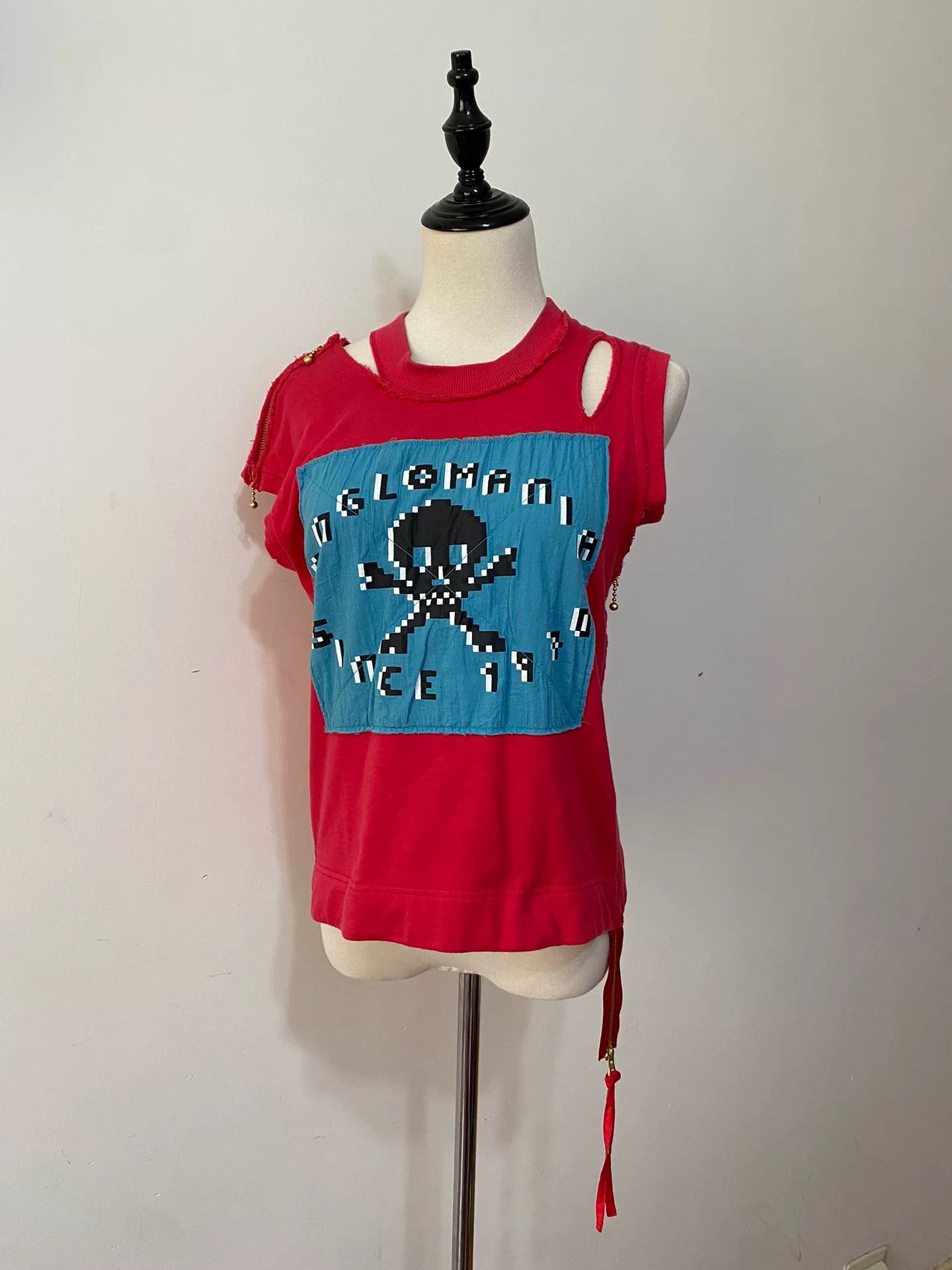 Vivienne Westwood Vivienne Westwood Punk Hole Short-Sleeve T-Shirt Size XS / US 0-2 / IT 36-38 - 1 Thumbnail