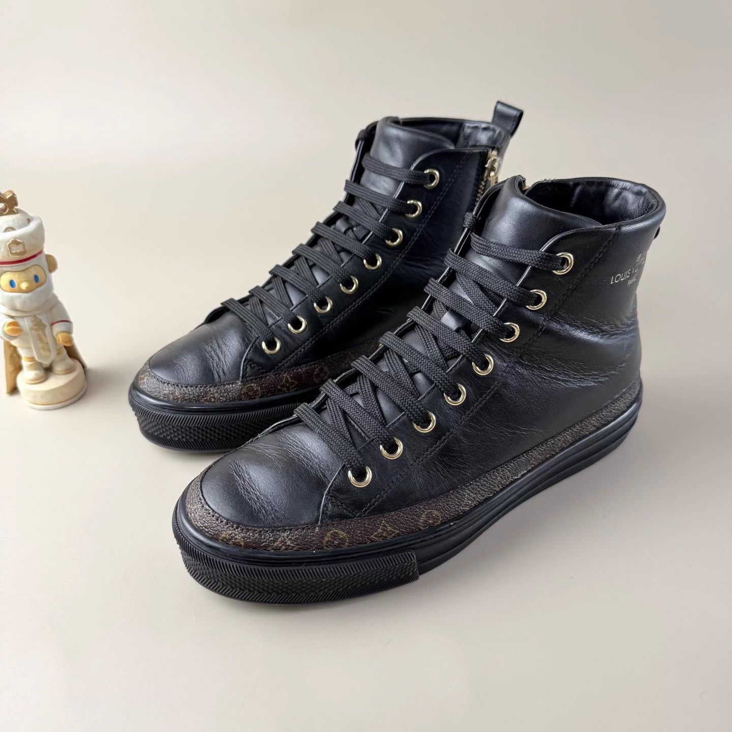 LV Monogram black and brown zipper sneakers 35 EU