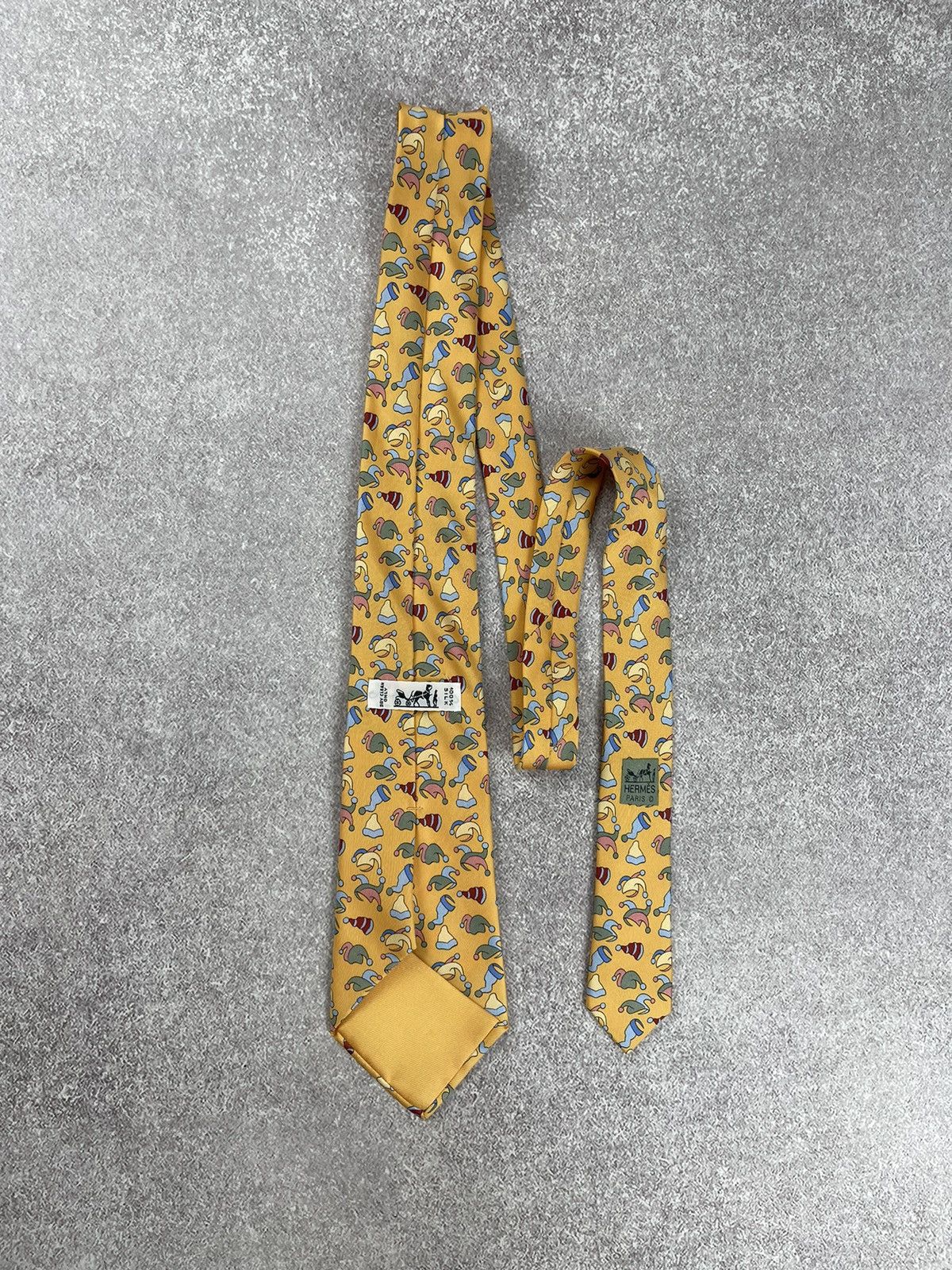 Hermes × Vintage Vintage Hermes Printed Silk Tie Yellow Size ONE SIZE - 7 Thumbnail