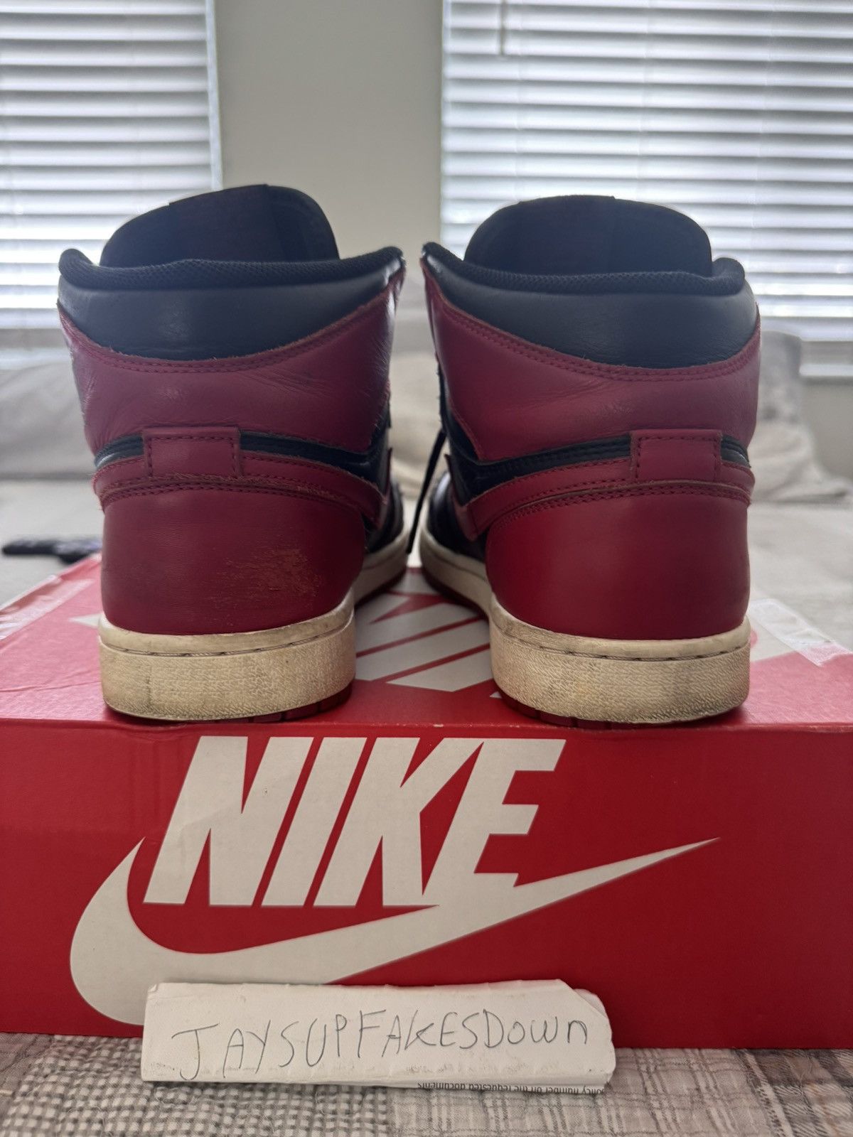 Jordan Brand Air Jordan 1 Retro High OG "Bred 2013" 8.5 Size US 8.5 / EU 41-42 - 4 Thumbnail