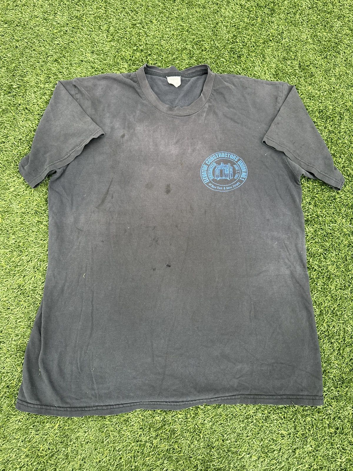 Vintage 90’s Vintage Distressed Work Wear T-Shirt Size US L / EU 52-54 / 3 - 1 Thumbnail