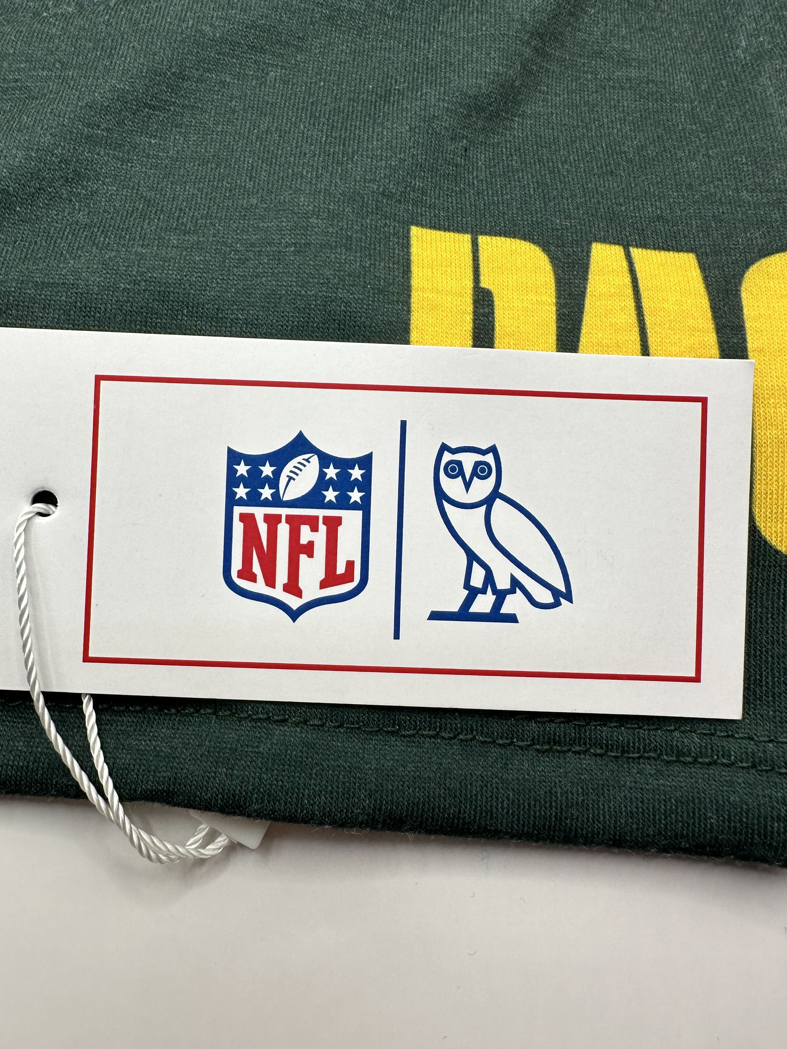 NFL × October's Very Own OVO x NFL Green Bay Packers Neck Gaiter - new with tags RARE Size ONE SIZE - 7 Thumbnail