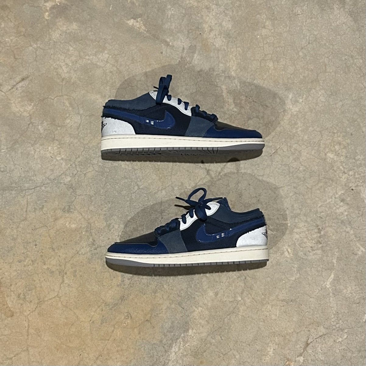 Jordan Brand × Nike Air Jordan 1 Low SE Craft Obsidian Blue 2022 US 8 Size US 8 / EU 41 - 4 Thumbnail