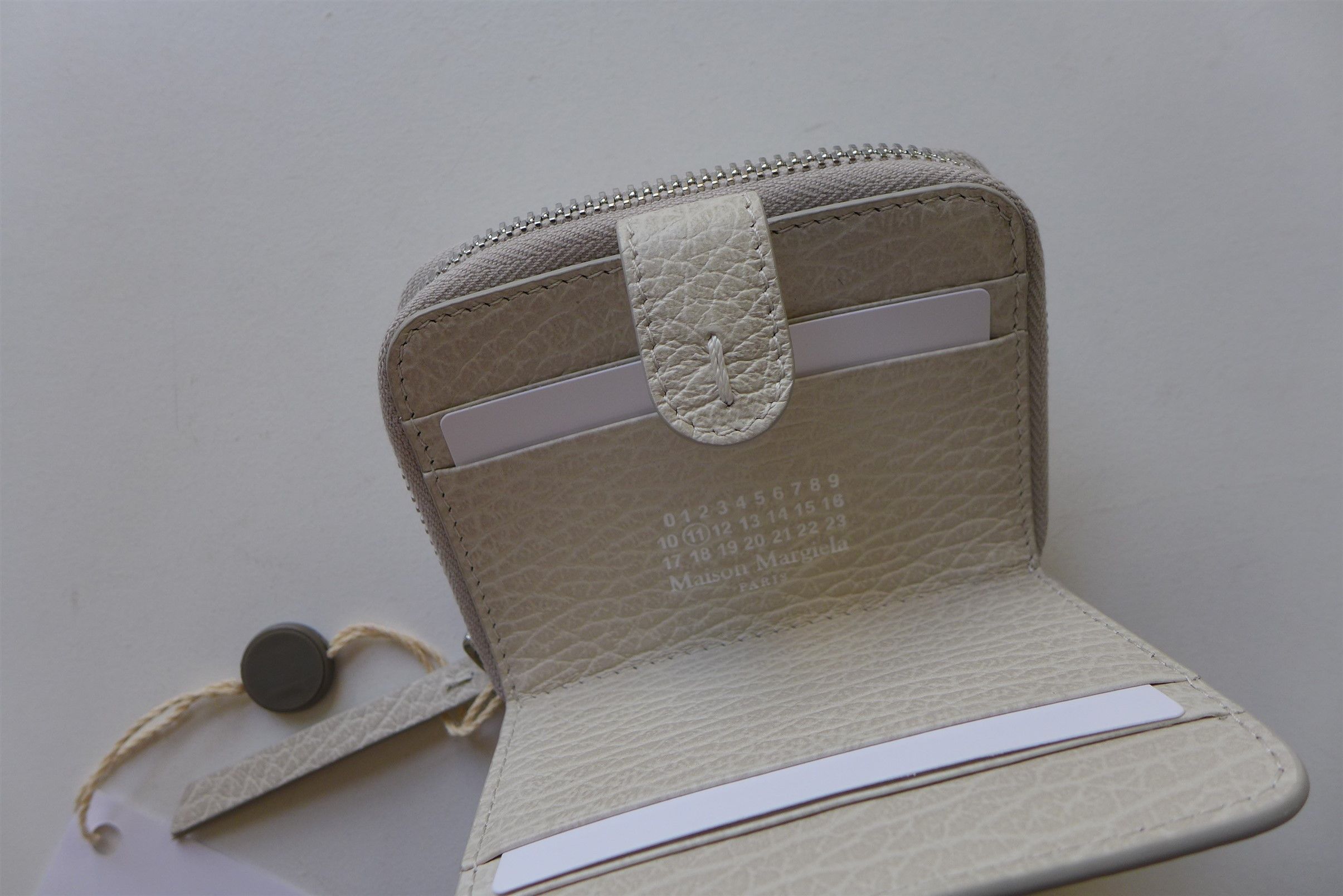 Maison Margiela Margiela Zip Wallet - Beige Calf Leather Size ONE SIZE - 8 Thumbnail