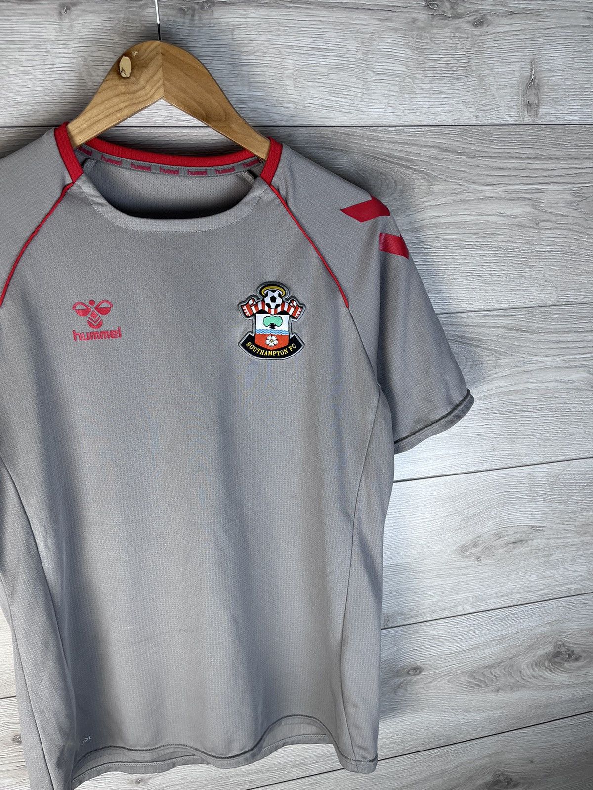 Hummel Men's football T-Shirt Hummel Southampton FC size M Size US M / EU 48-50 / 2 - 3 Thumbnail