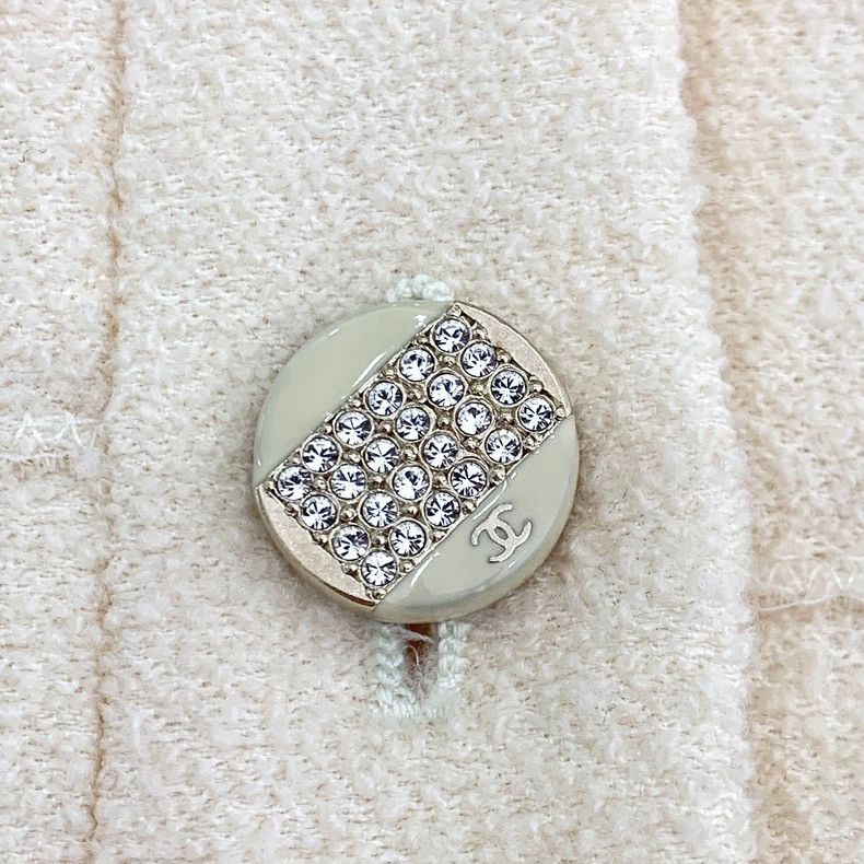 Chanel Chanel Beige double C logo buckle lapel wool cloak jacket 2 Size XS / US 0-2 / IT 36-38 - 5 Thumbnail