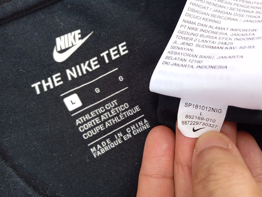 Nike Nike Shoe Box ☑️ 📦 Tshirt Sneakers Design 😎 Size US M / EU 48-50 / 2 - 3 Thumbnail