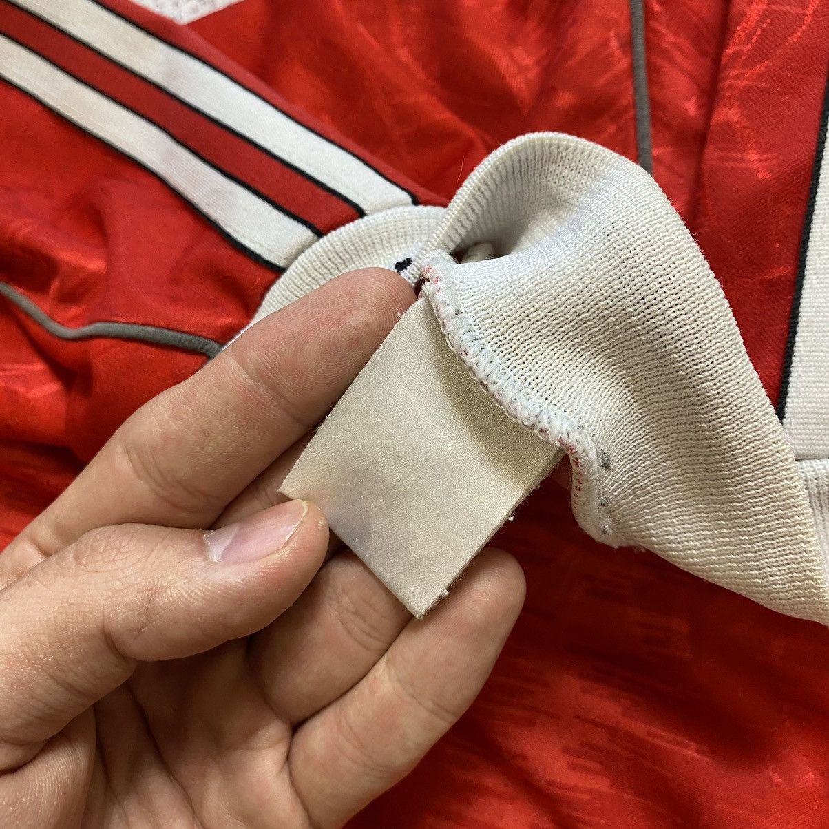 Adidas × Vintage Vintage Adidas Jersey Manchester United 1990s Cup Winner’s Size US M / EU 48-50 / 2 - 4 Thumbnail