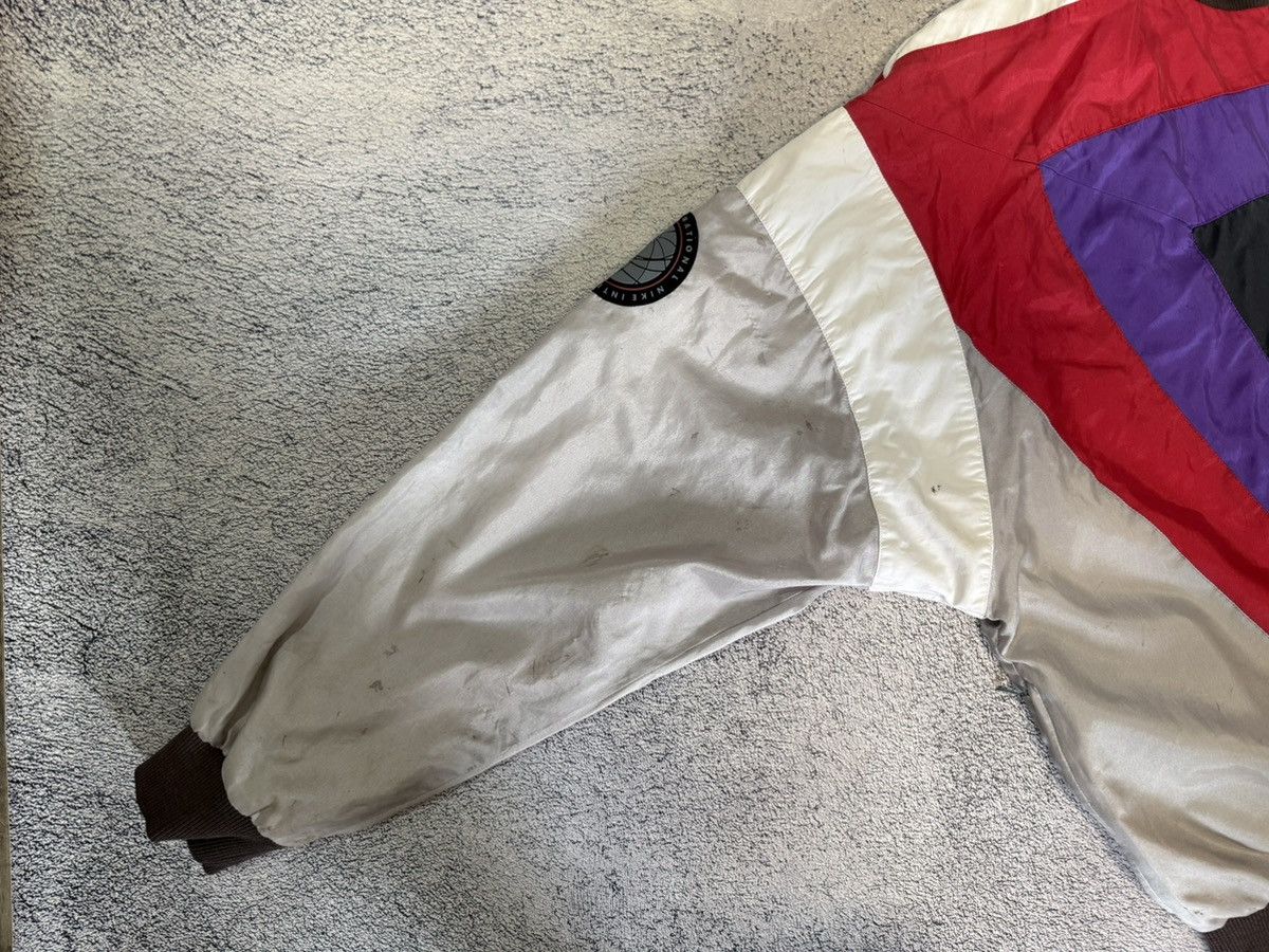 Nike Vintage Nike International Windbreaker Track Jacket Nylon Size US L / EU 52-54 / 3 - 19 Thumbnail
