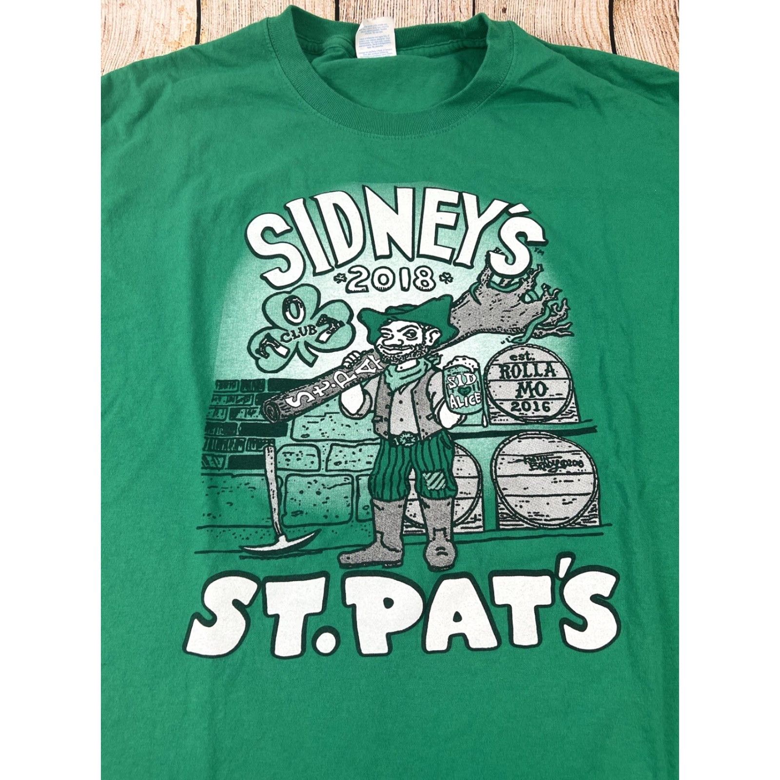 Port & Company VINTAGE Rolla Missouri Sidneys St Pats Patricks T Shirt Green 2018 Large Unisex Adults L Size Mens Womens Boys Girls Size US L / EU 52-54 / 3 - 2 Thumbnail