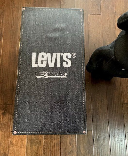Medicom Toy MEDICOM 1000% BEARBRICK LEVIS 501 BLACK DENIM NUMBERED Size ONE SIZE - 6 Thumbnail