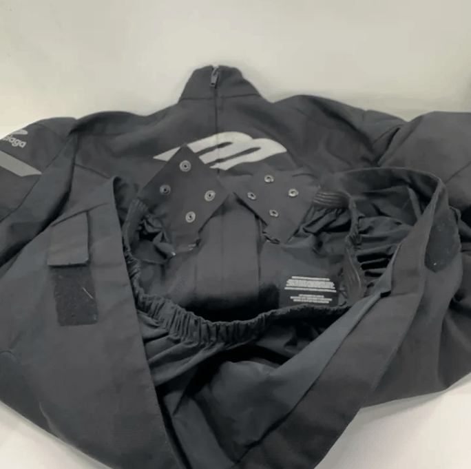 Balenciaga Balenciaga Oversized Ski Jacket 44EU Size US S / EU 44-46 / 1 - 9 Thumbnail