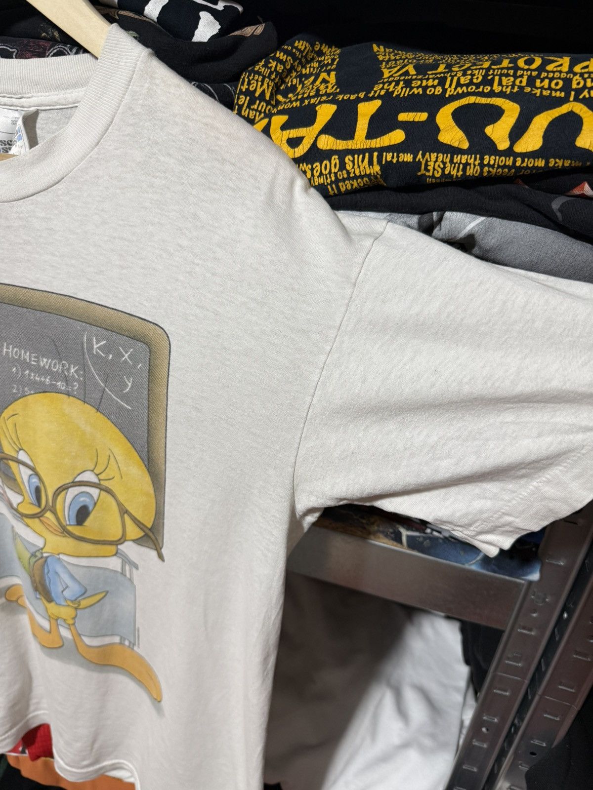 Vintage Vintage 1997 Tweety Bird Looney Tunes Graphic T-Shirt Y2K Size US M / EU 48-50 / 2 - 6 Thumbnail