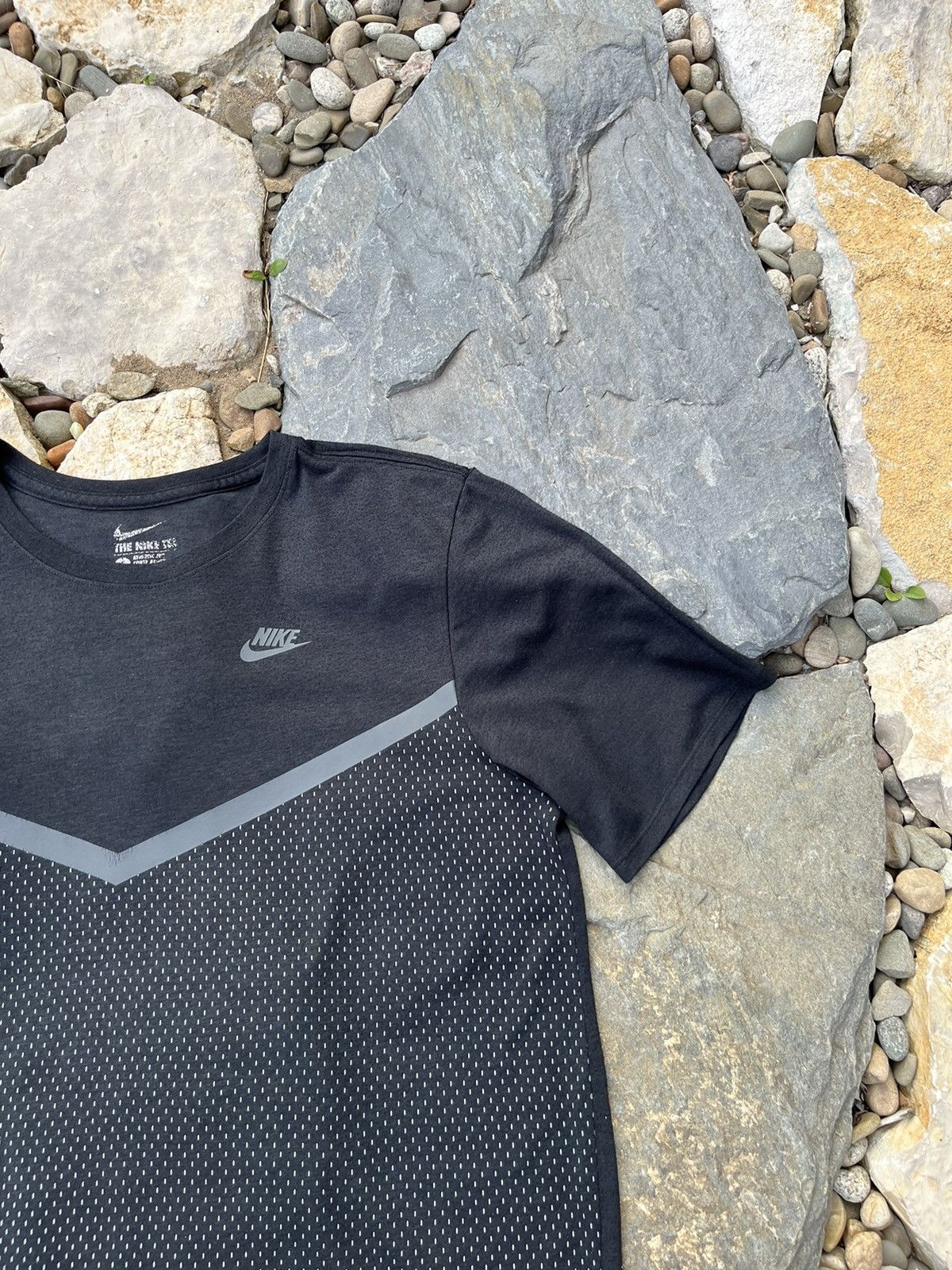 Nike Nike tech fleece drill y2k t-shirt tee chest logo swoosh Size US L / EU 52-54 / 3 - 3 Thumbnail