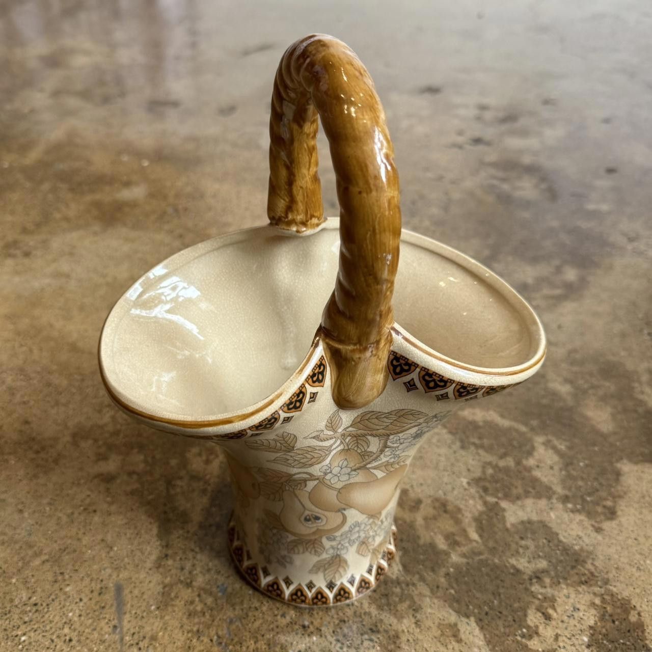Designer Ceramic Fan Basket Style Vase Size ONE SIZE - 3 Thumbnail