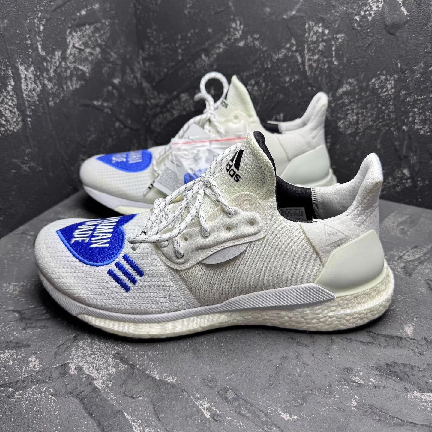 Human Made HUMAN MADE x Adidas White & Blue Running Shoes Q10 Size US 9 / EU 42 - 2 Thumbnail