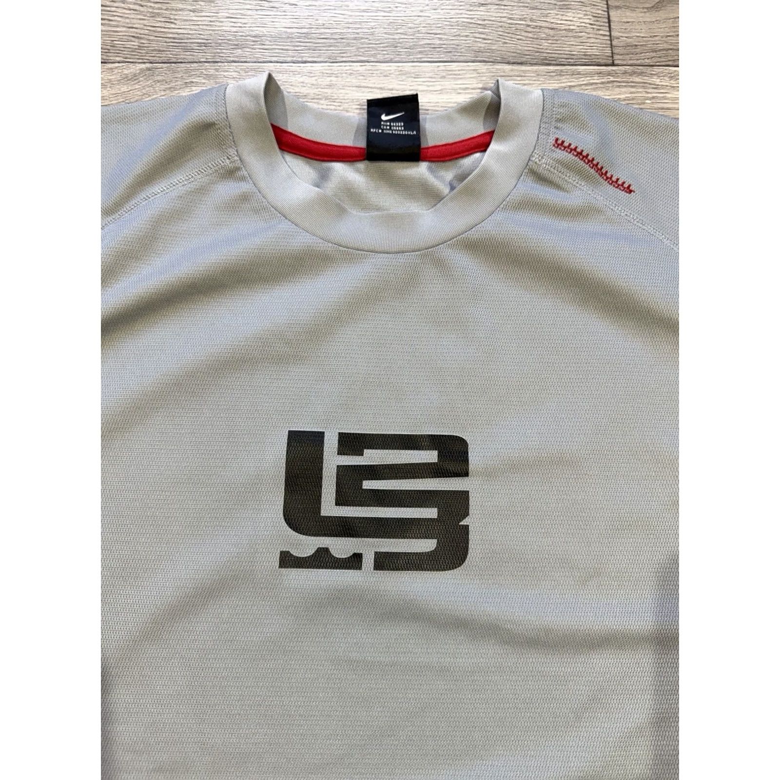 Nike VINTAGE Nike LeBron James Training T-Shirt Basketball Grey XL Mens Size US XL / EU 56 / 4 - 4 Thumbnail