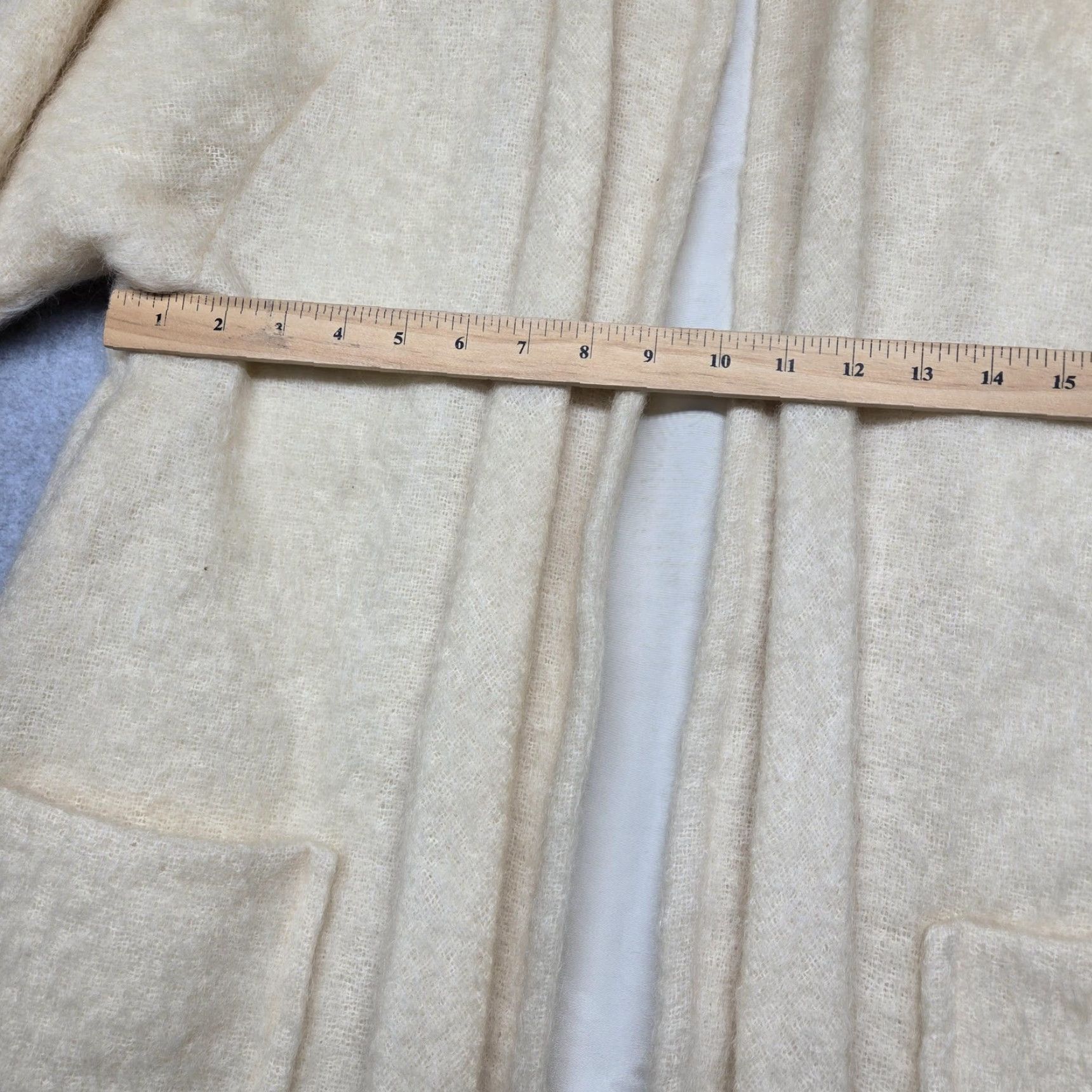 Vintage Emily Wetherby Coat Womens Medium Ivory Fuzzy Boucle Lined Pockets Belted Mid-Length Size M / US 6-8 / IT 42-44 - 7 Thumbnail