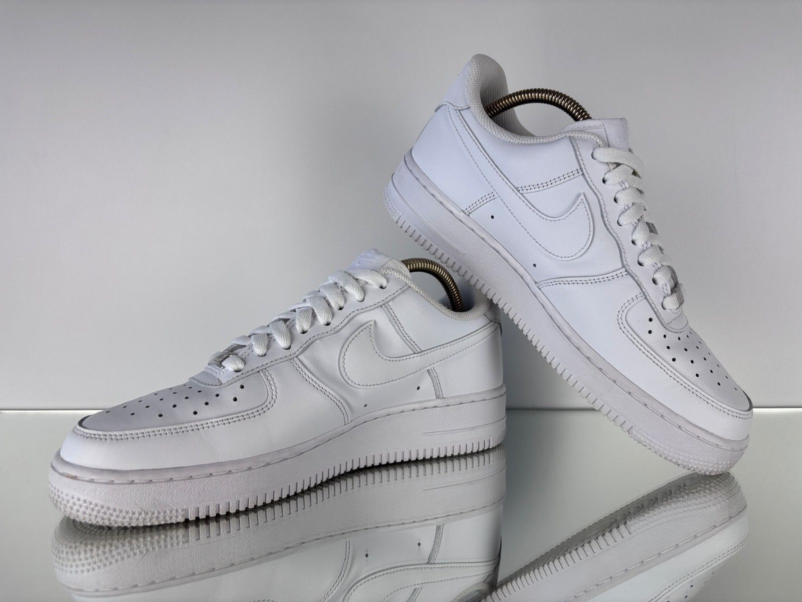 Nike Nike Air Force 1 '07 Low Casual Sneakers Size US 8 Size US 8 / EU 41 - 2 Thumbnail