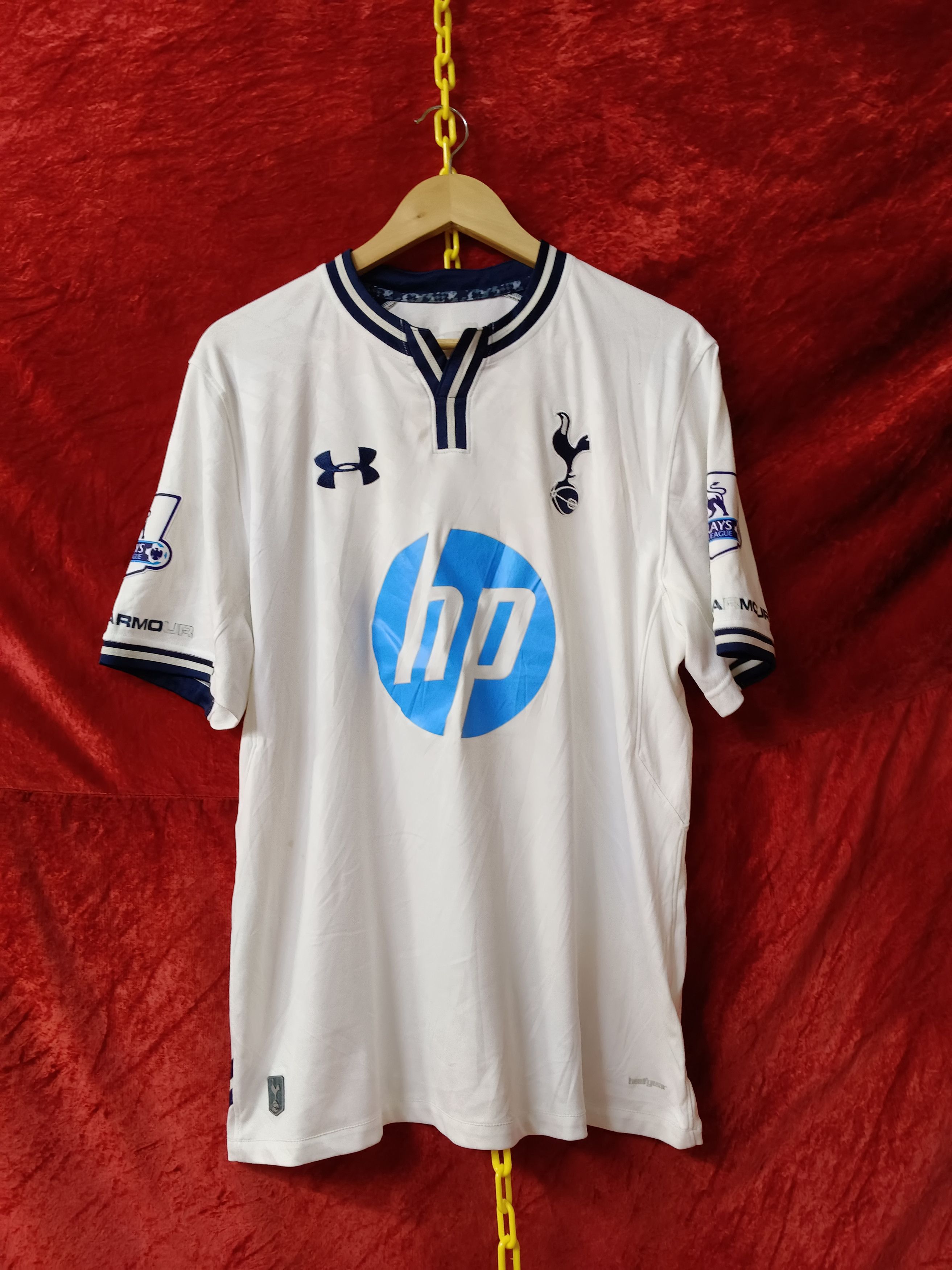 Under Armour Tottenham Hotspurs 2013/2014 Player Issue No 8 Paulinho Size US L / EU 52-54 / 3 - 1 Thumbnail