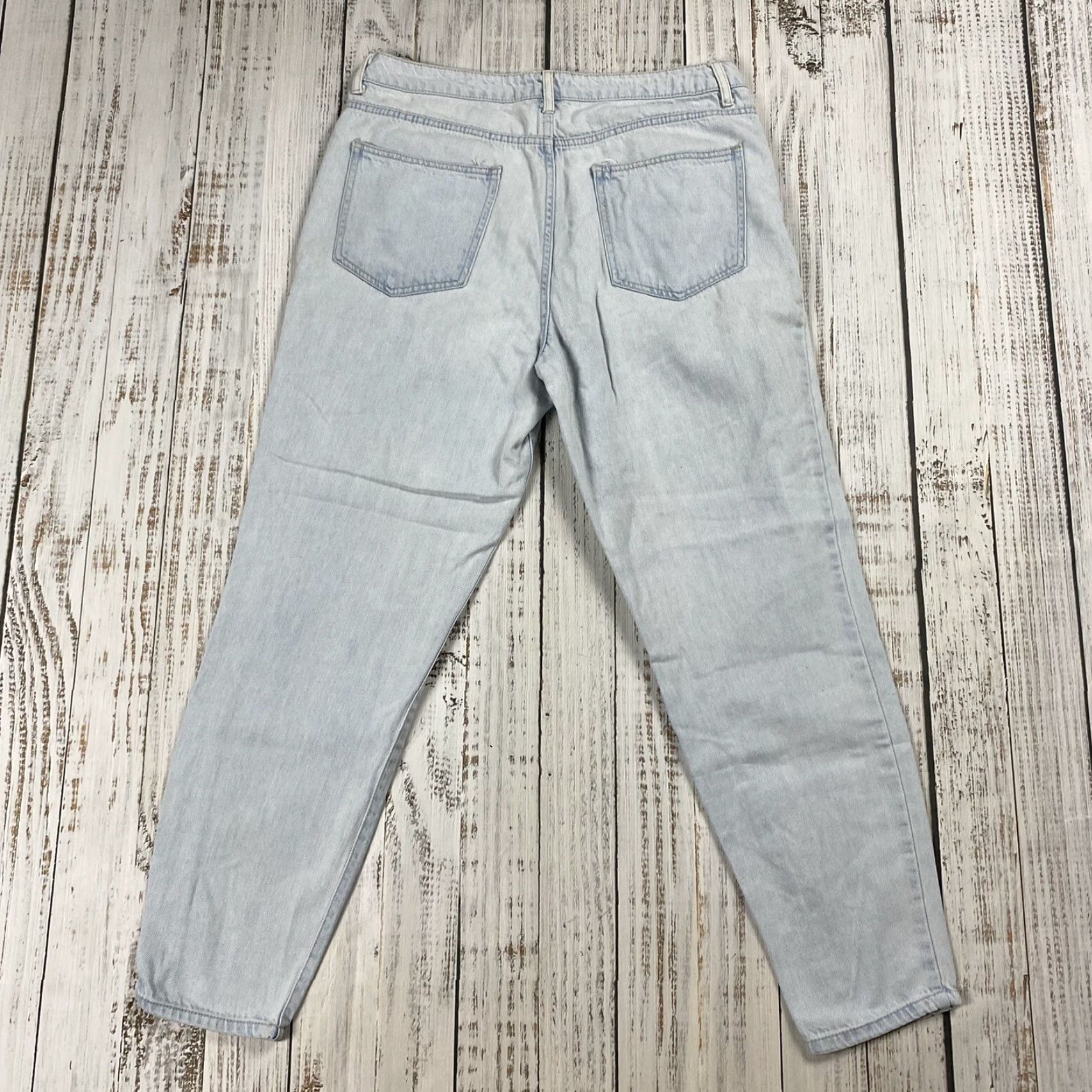 Forever 21 FOREVER 21 Light Wash Slim Tapered Jeans Womens Size 32 Blue Denim Classic Size 24" / US 00 / IT 34 - 4 Thumbnail