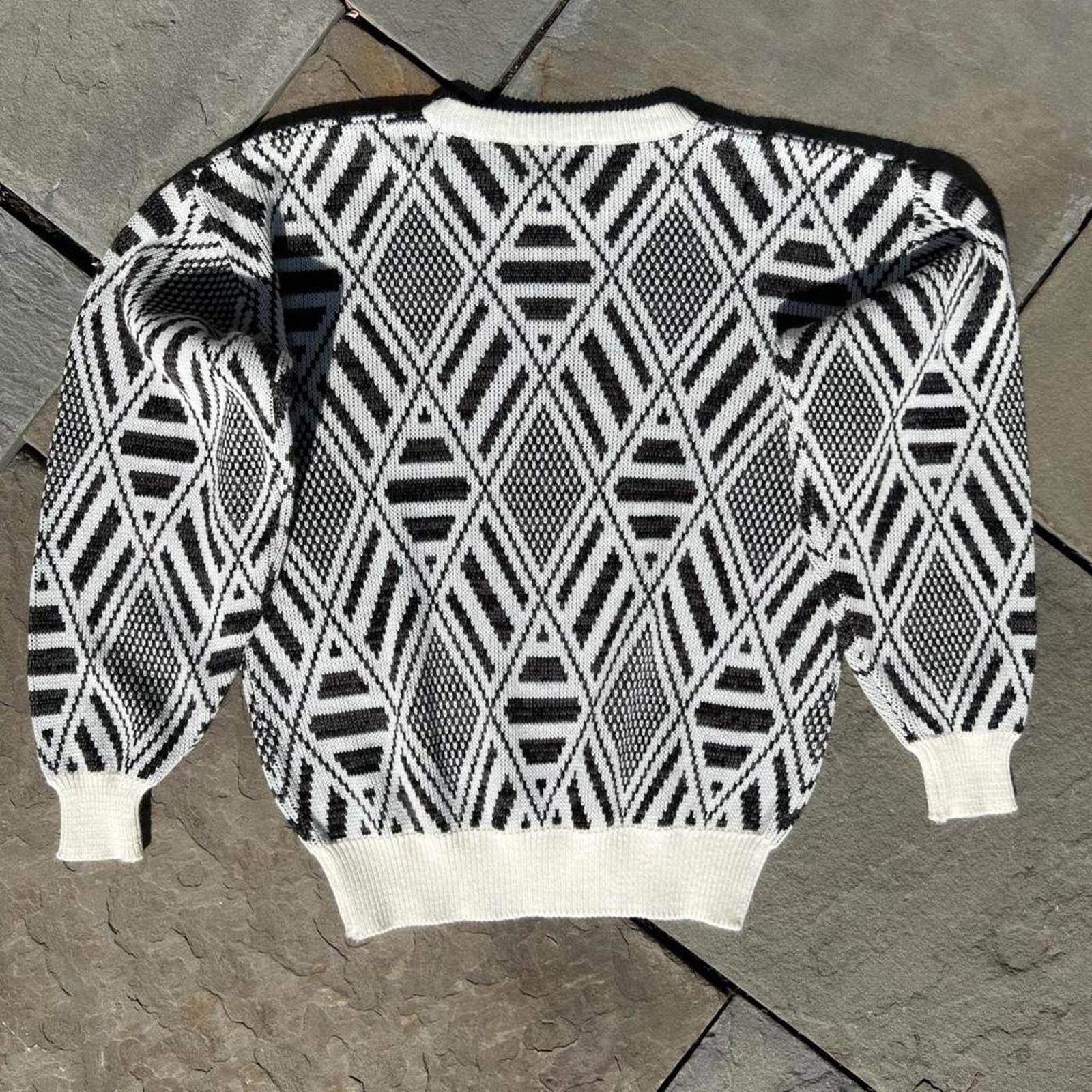 Vintage Vintage 80s Cream + Grey Knit Pattern Crewneck Sweater Size US L / EU 52-54 / 3 - 4 Thumbnail