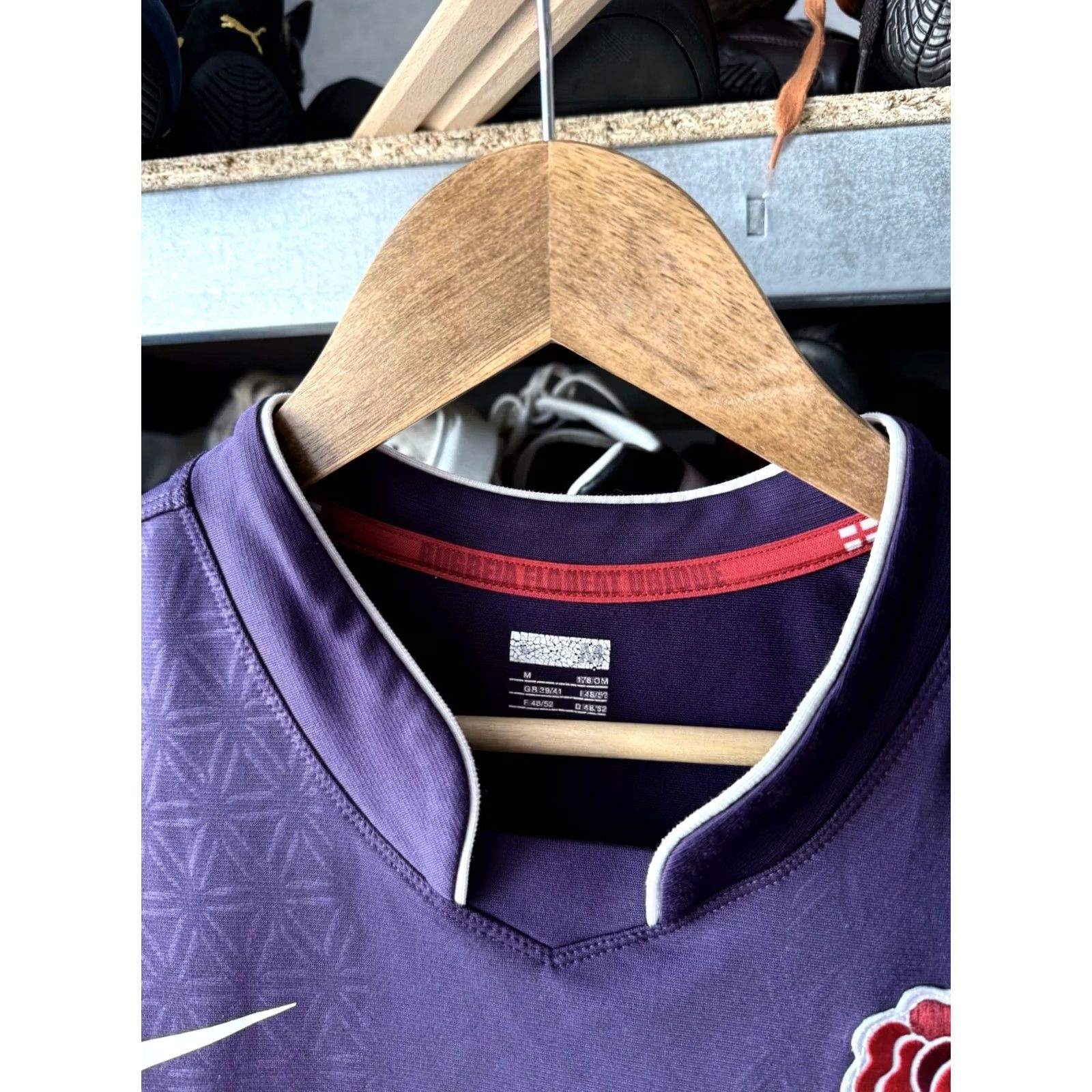 Nike ENGLAND Nike 2009 2010 Rugby Shirt Jersey Purple M Men Size US M / EU 48-50 / 2 - 6 Thumbnail