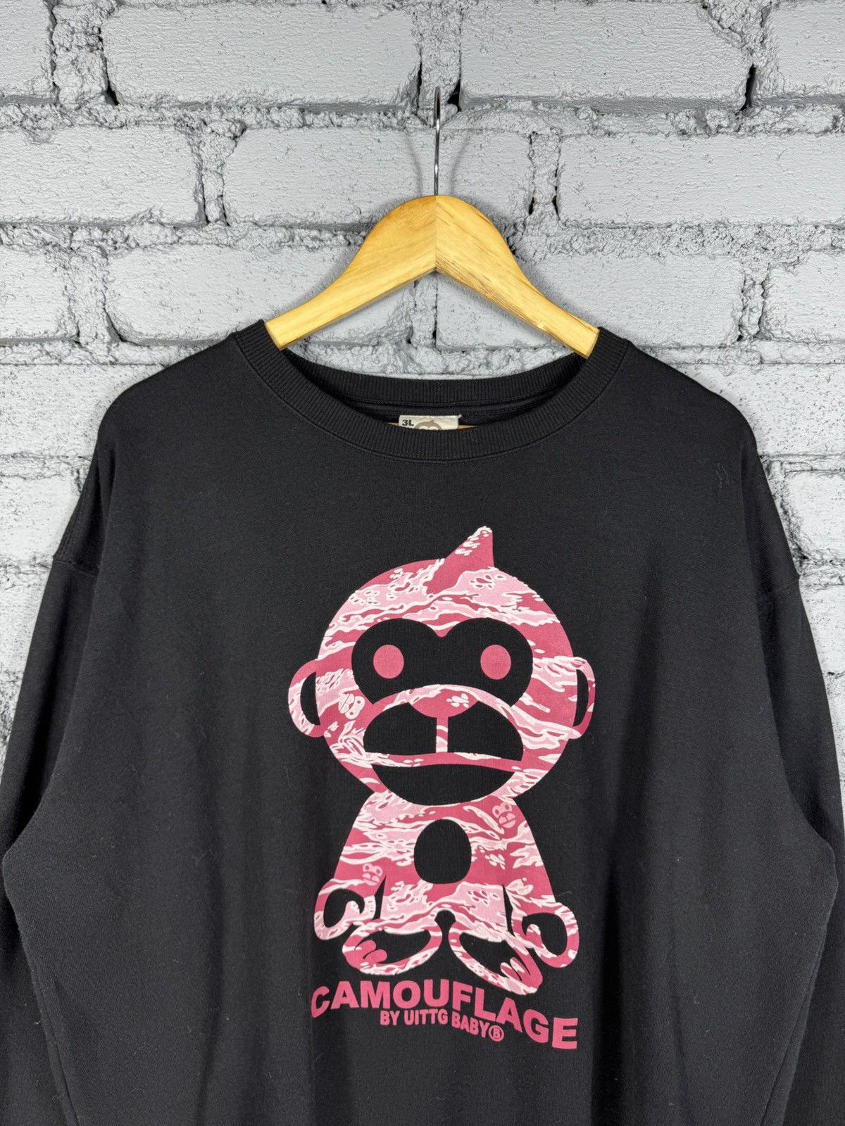Japanese Brand Vintage UITTG baby Camouflage Big Logo Sweatshirt Size US XXL / EU 58 / 5 - 4 Thumbnail