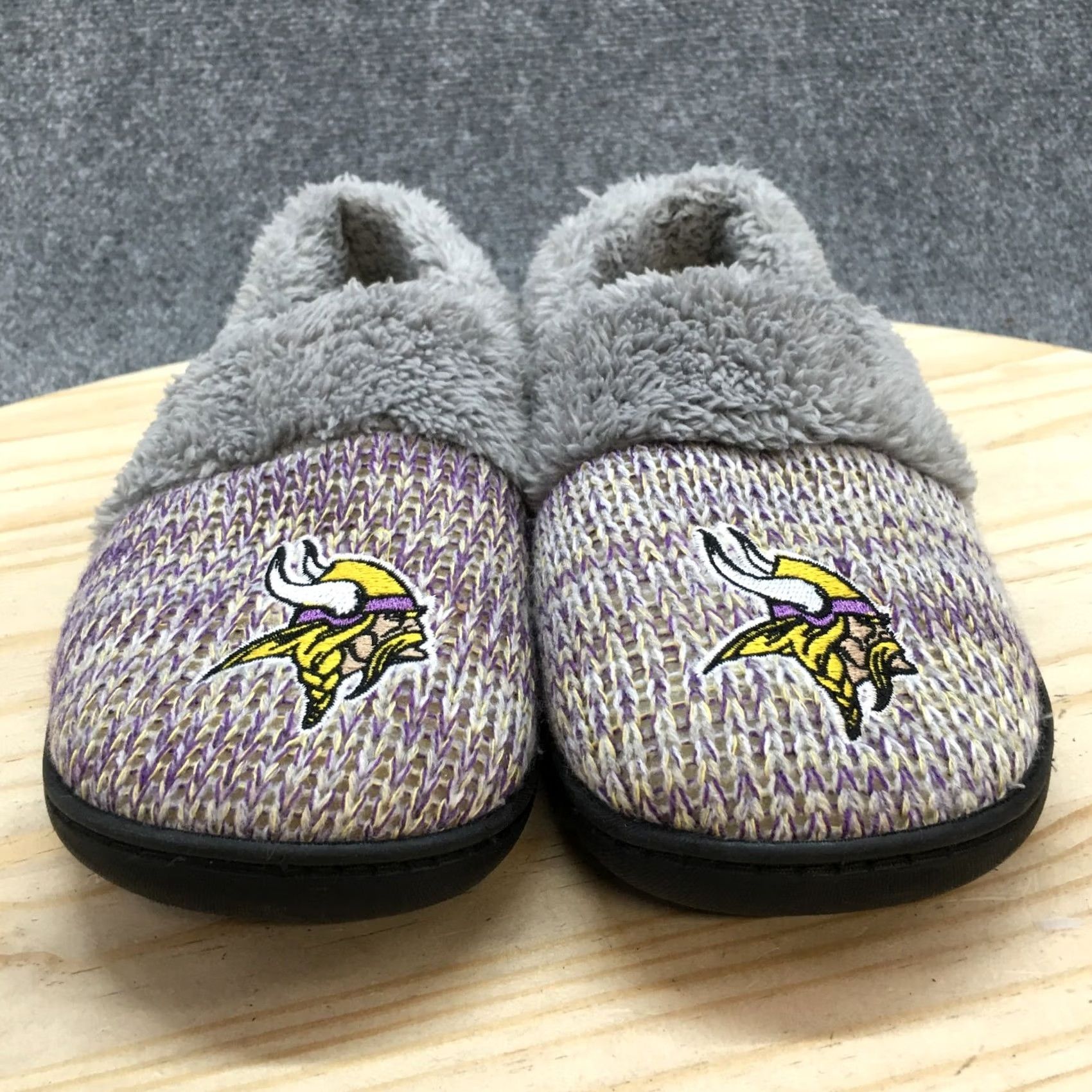Vintage FOCO Slippers Womens 10 Gray Minnesota Vikings NFL Slip On Comfort Faux Fur Size US 10 / IT 40 - 4 Thumbnail