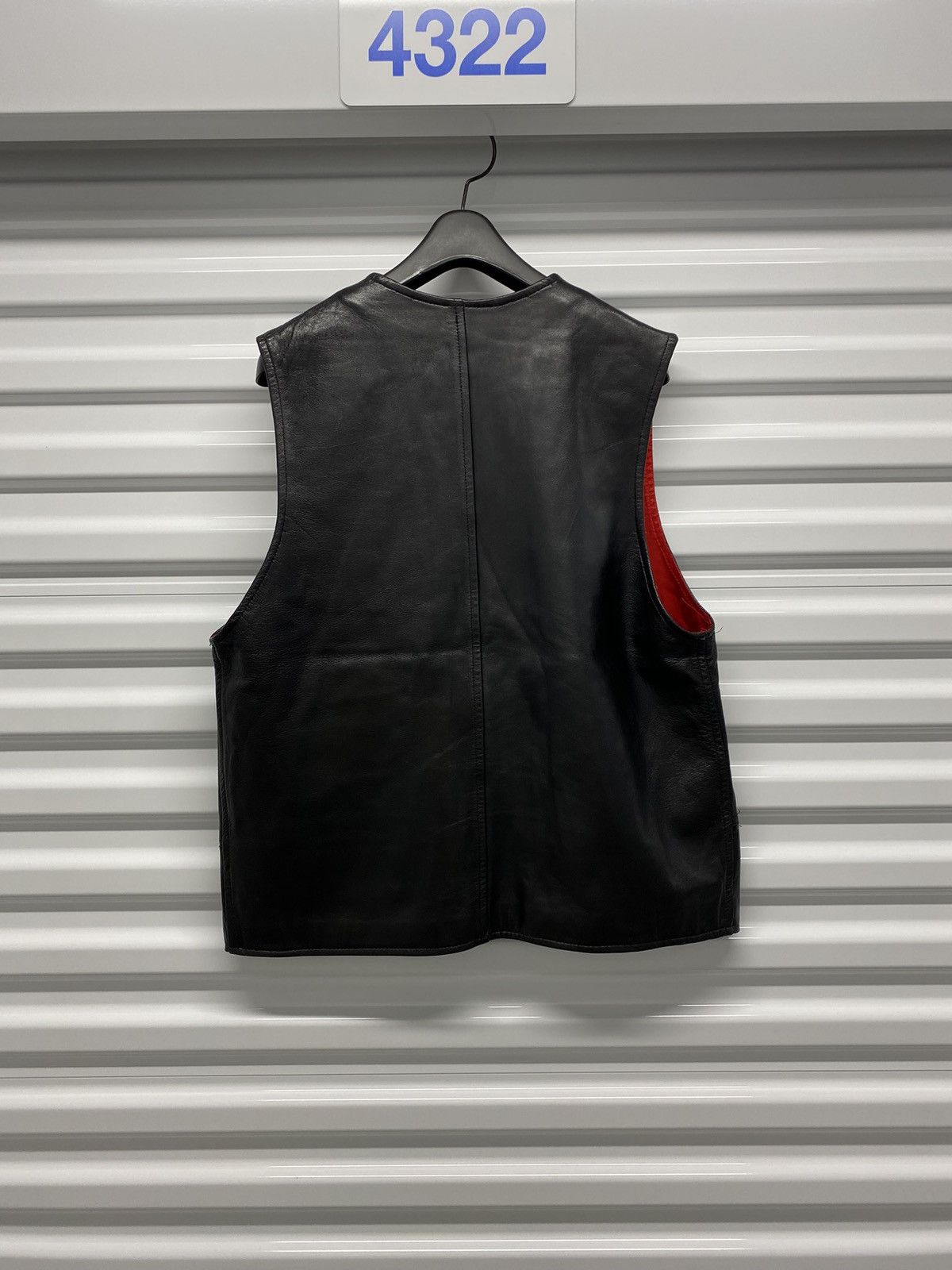 Saks Fifth Avenue Vintage Saks Fifth Leather Vest Size US M / EU 48-50 / 2 - 3 Thumbnail